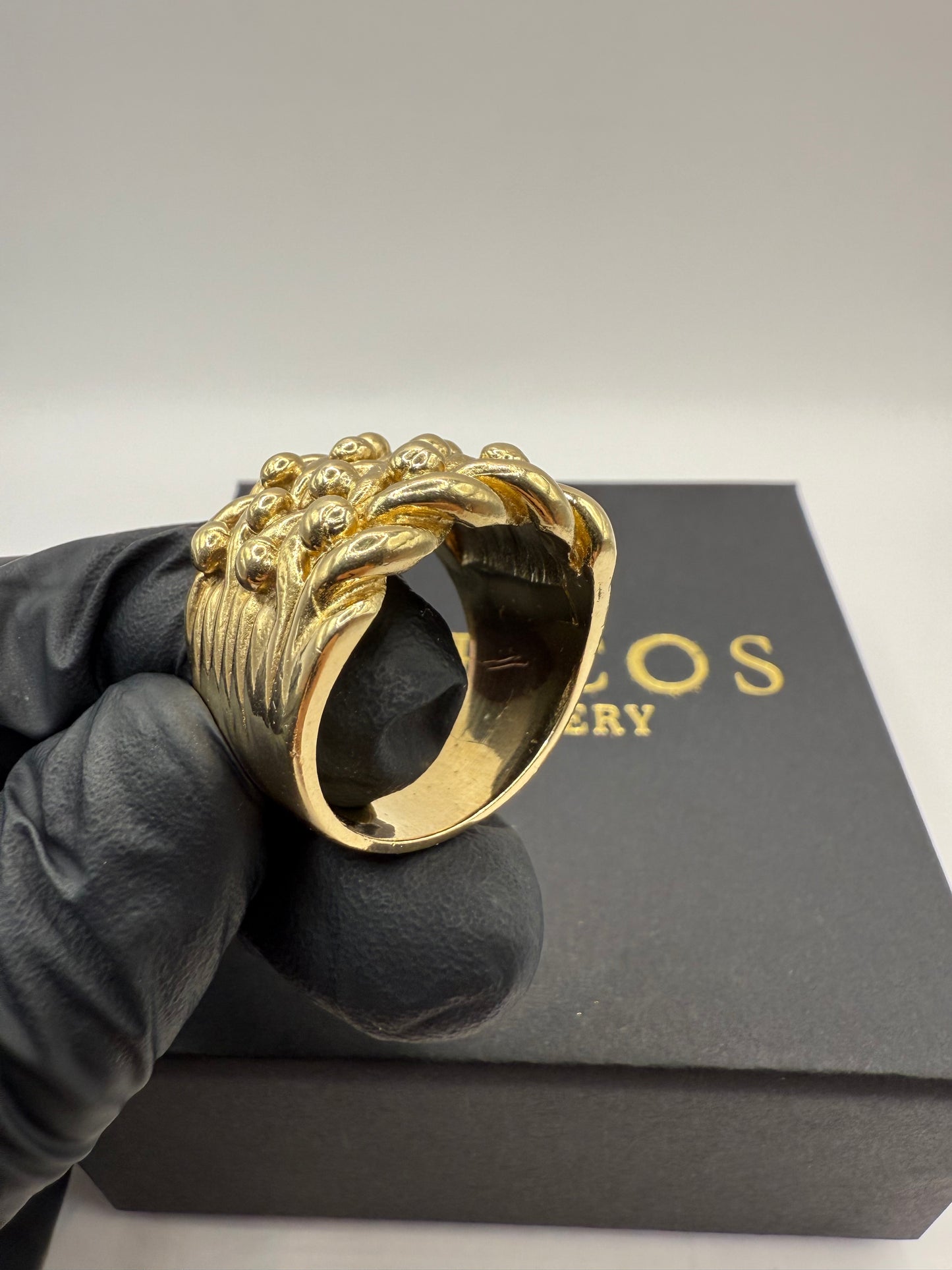 9ct Gold Keeper Ring Size Z1 31.17g