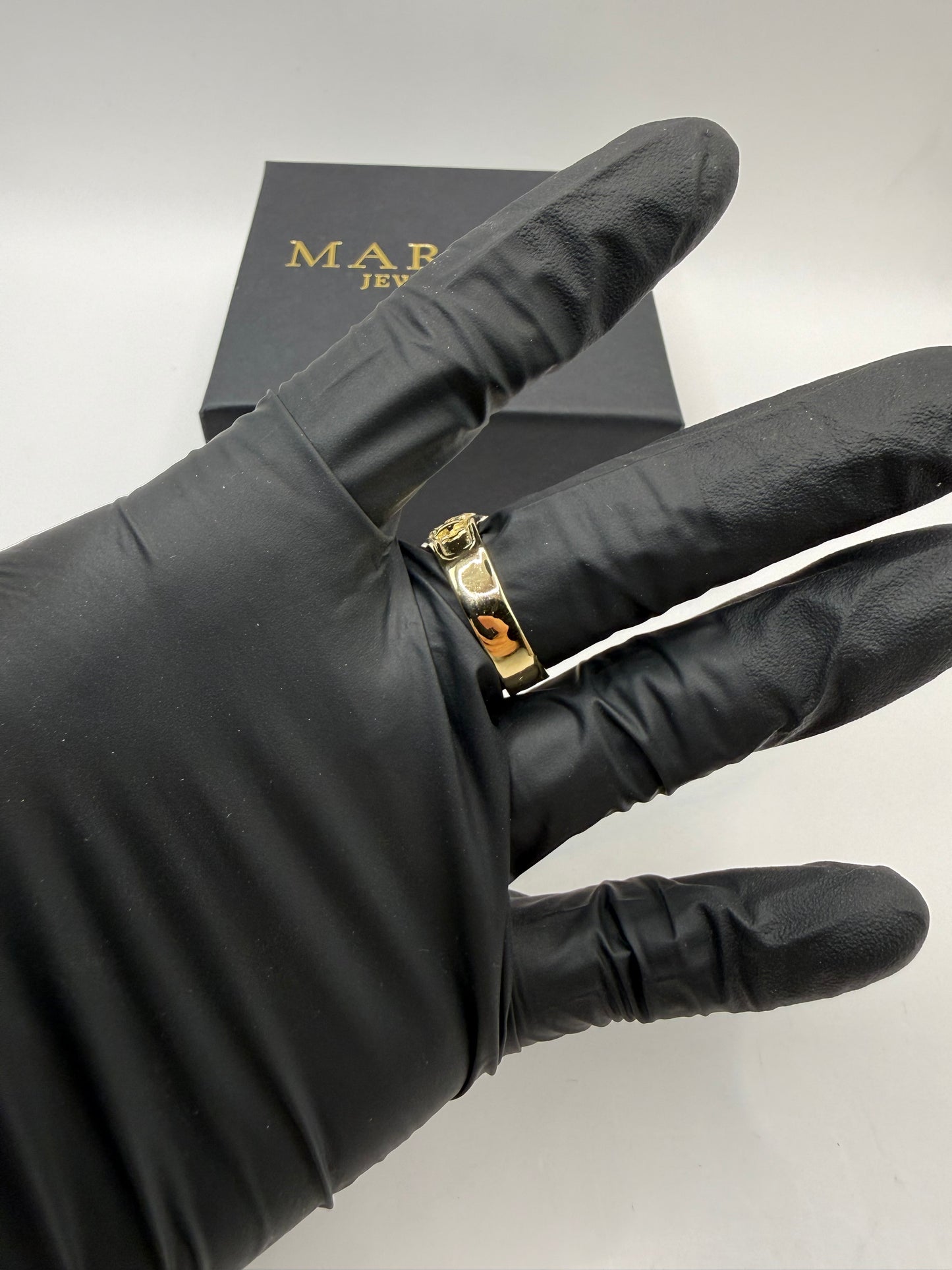 9ct Gold Red College Ring Size X 12.6g