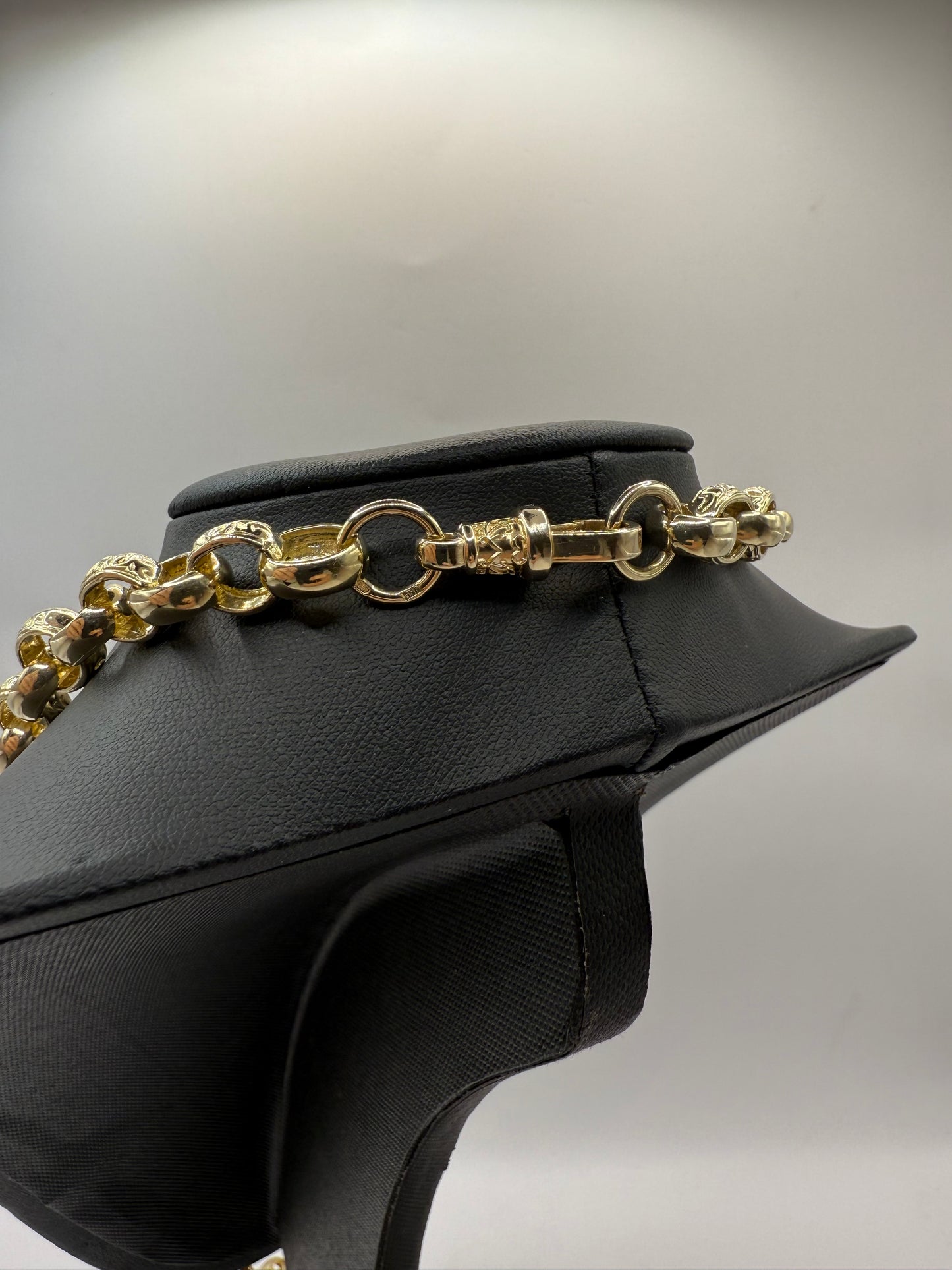 9ct Gold Oval Belcher Chain 24” 9/11mm 70.1g