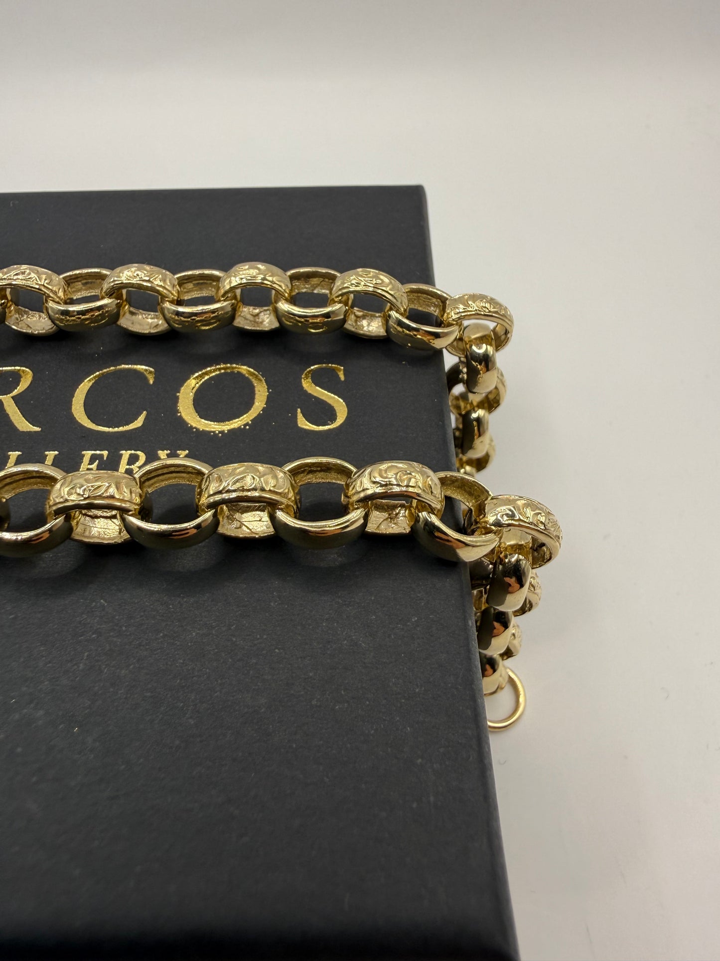 9ct Gold Belcher Bracelet 8.5" 10-11mm 24.3g