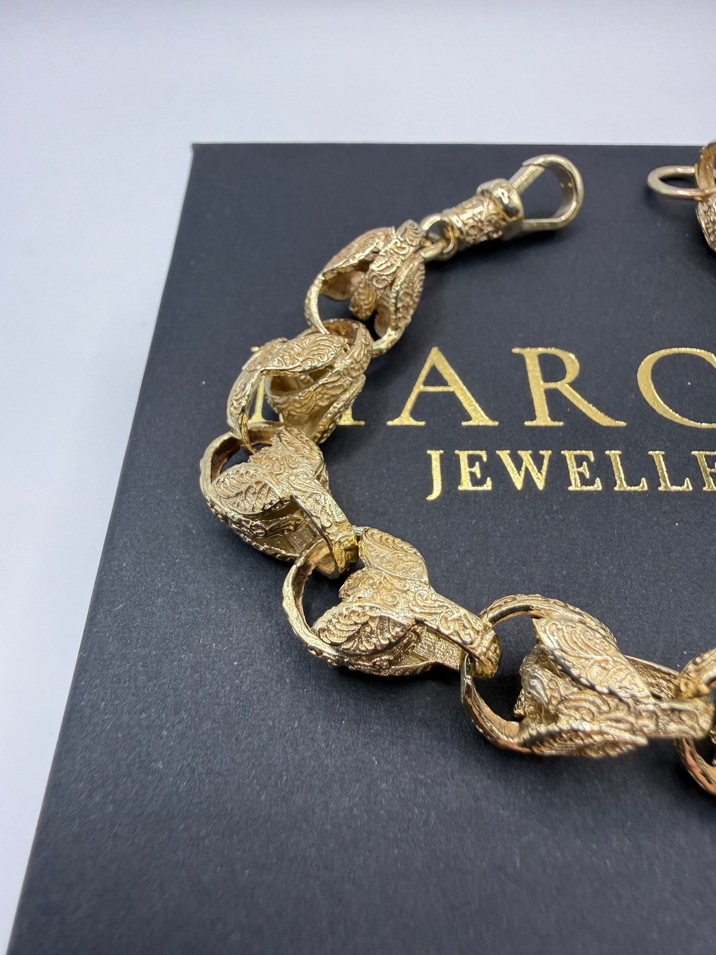 9ct Gold Tulip Bracelet 9" 11mm 34.4g