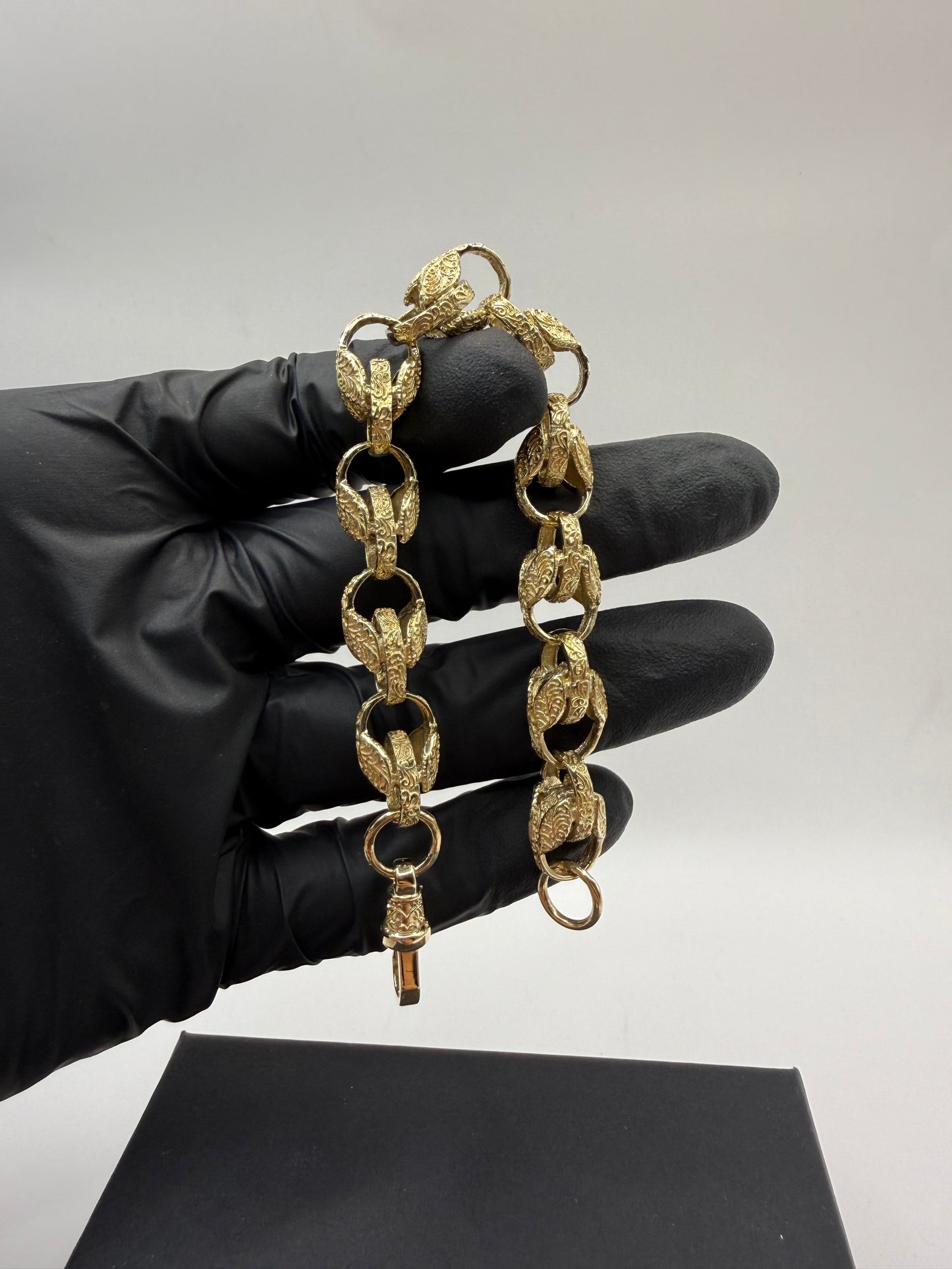 9ct Gold Tulip Bracelet 7.85" 11mm 28.44g