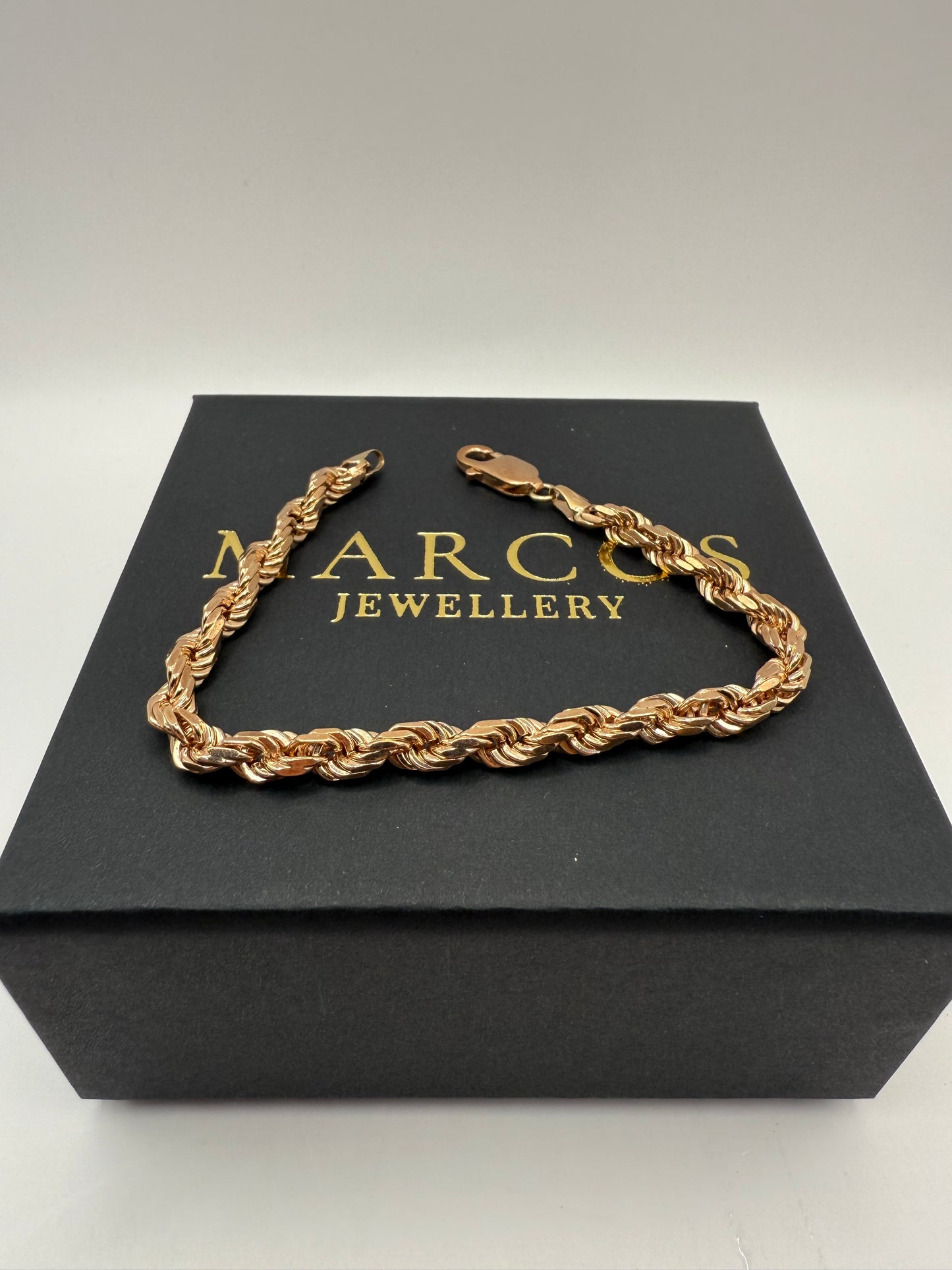 9ct Solid Gold Rope Bracelet 8" 5-6mm 18.59g