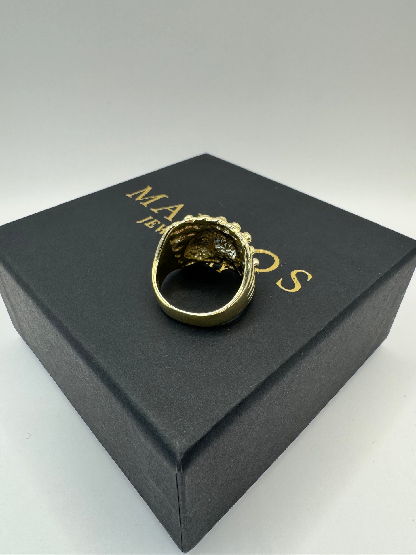 9ct Gold Keeper X Horse Face Ring Size Y 16g