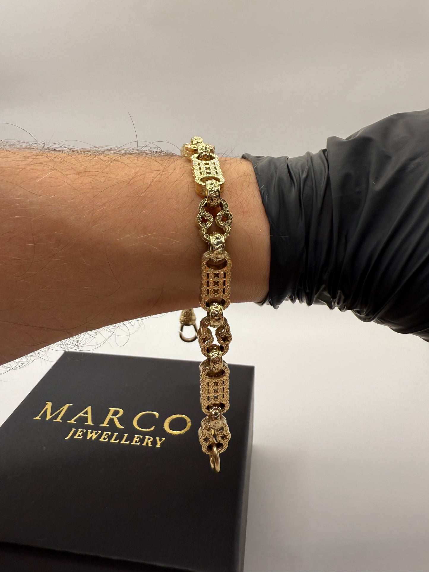 9ct Gold Stars Bars Bracelet 9.25" 9mm 28.2g