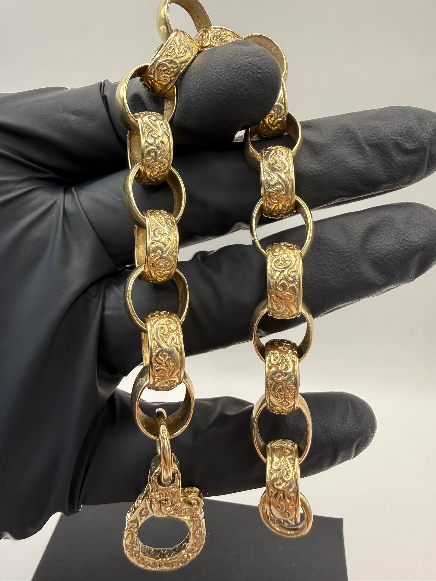 9ct Gold Oval Belcher Bracelet 9” 12-14mm 34g