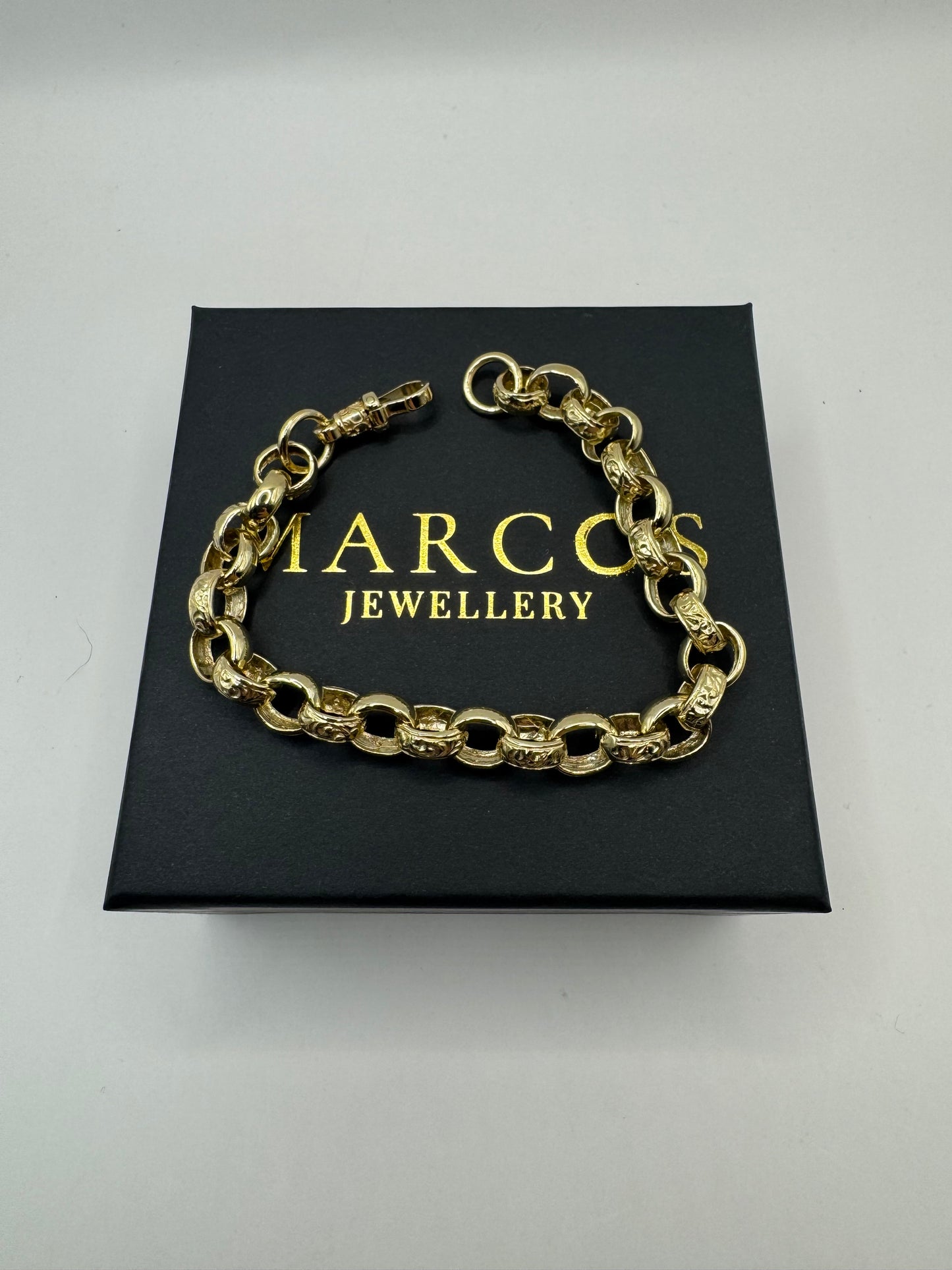 9ct Gold Oval Belcher Bracelet 9.1" 10mm 25g
