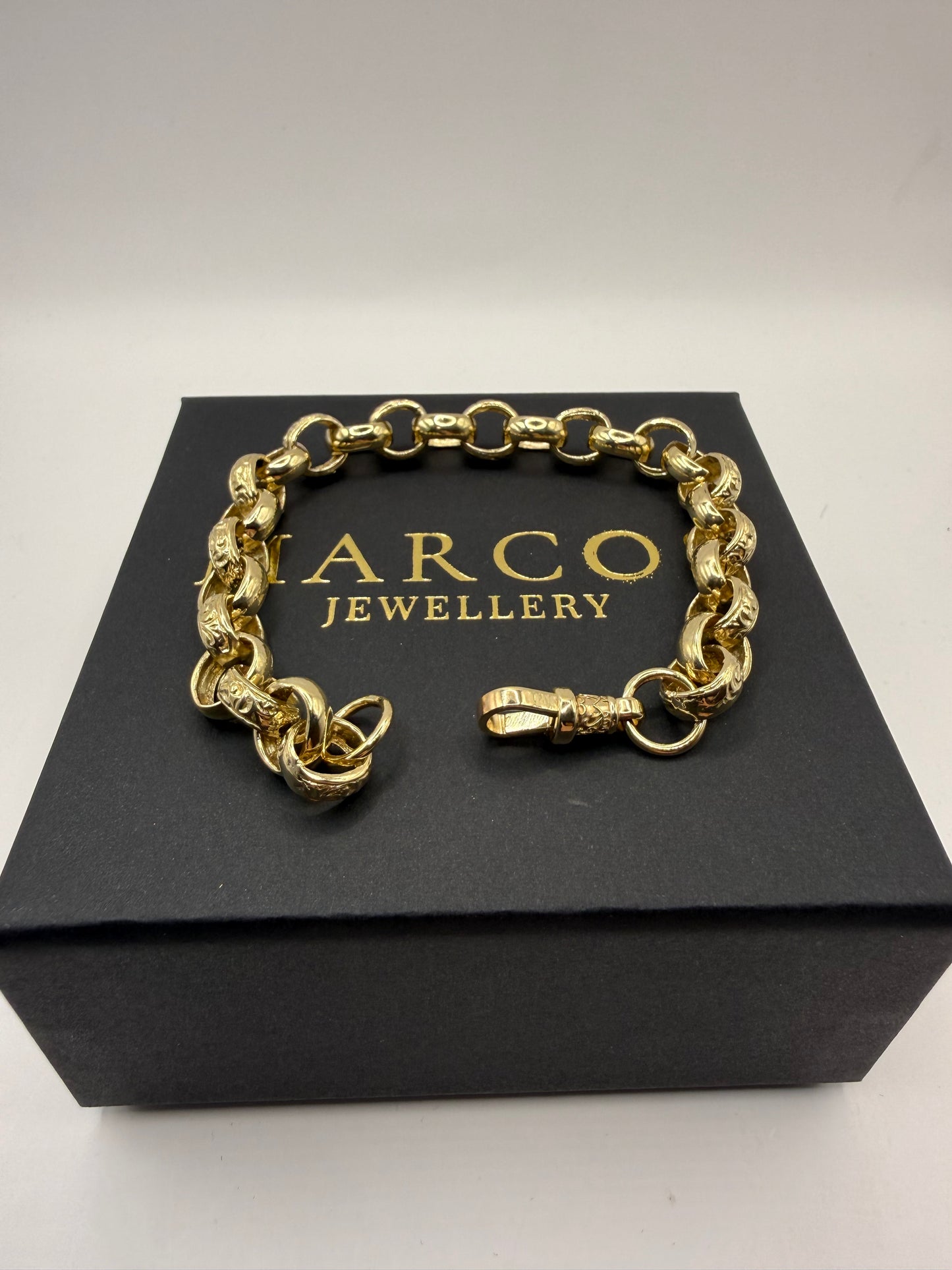 9ct Gold Belcher Bracelet 9" 10mm 26.54g