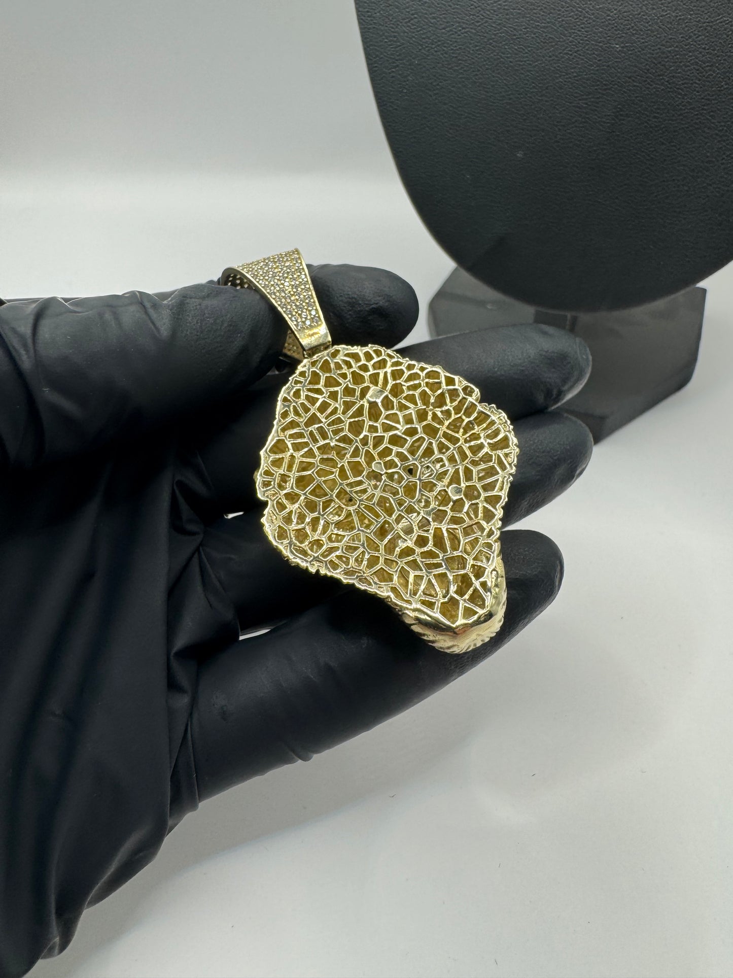 9ct Hollow Gold CZ Gorilla Pendant