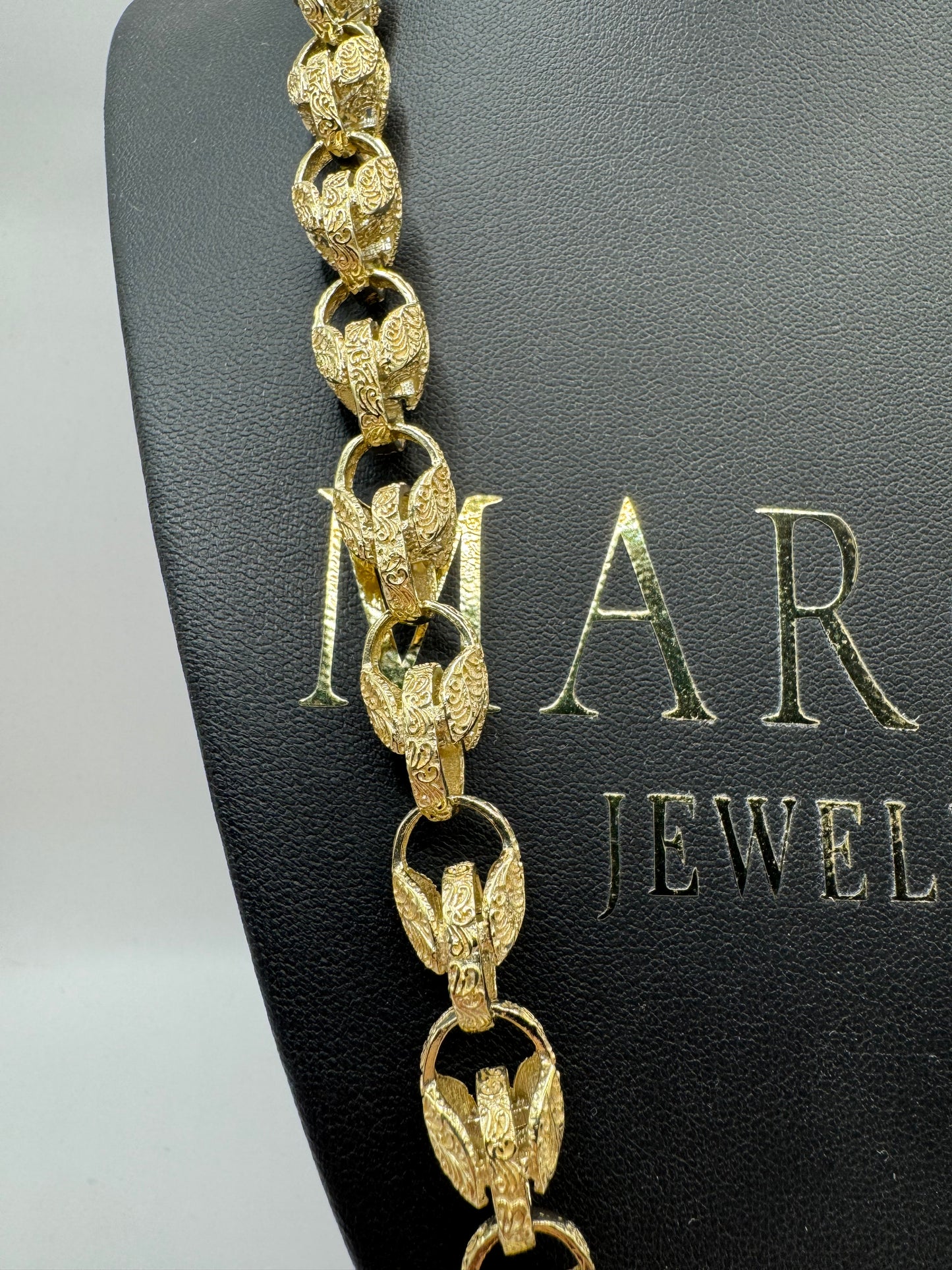 9ct Gold Tulip Chain 27.1" 11mm 94.14g