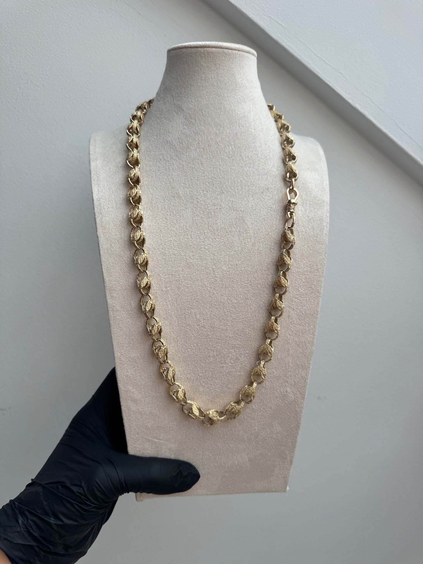 9ct Gold Tulip Chain 27.1" 11mm 94.14g