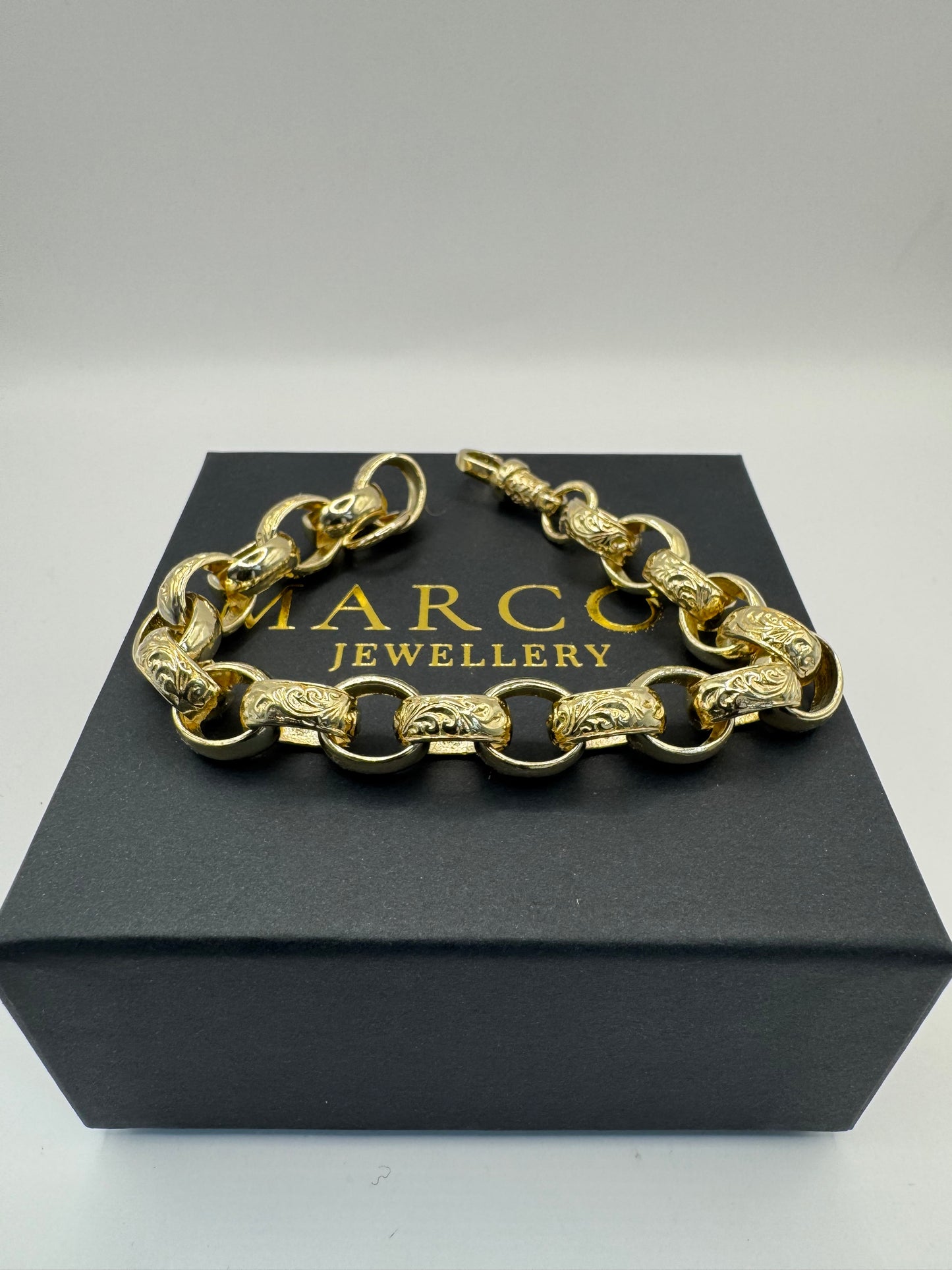 9ct Gold Oval Belcher Bracelet 9.25” 12-14mm 49.38g