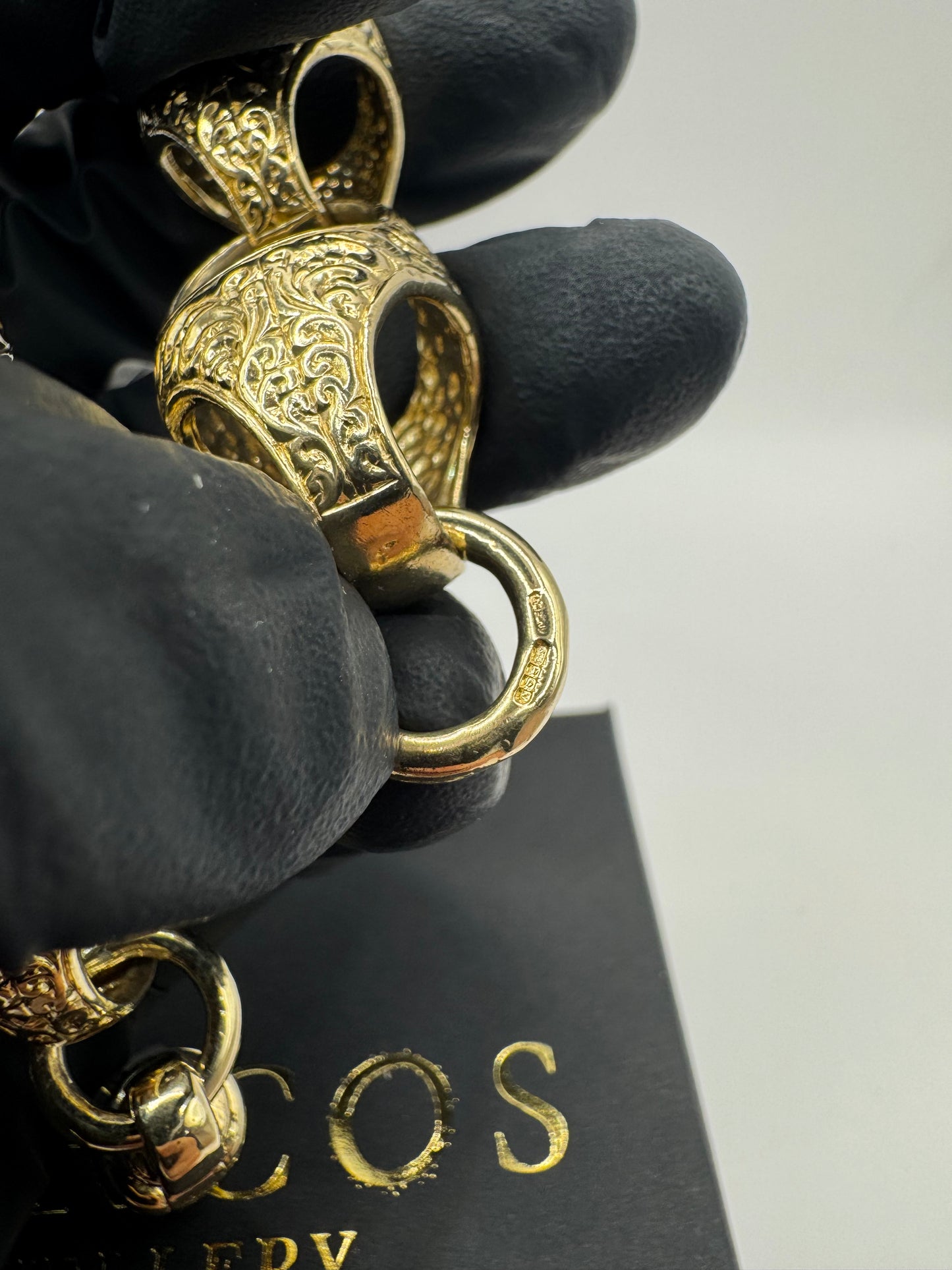 9ct Gold XL Acorn Bracelet 9.75" 19mm 94.48g