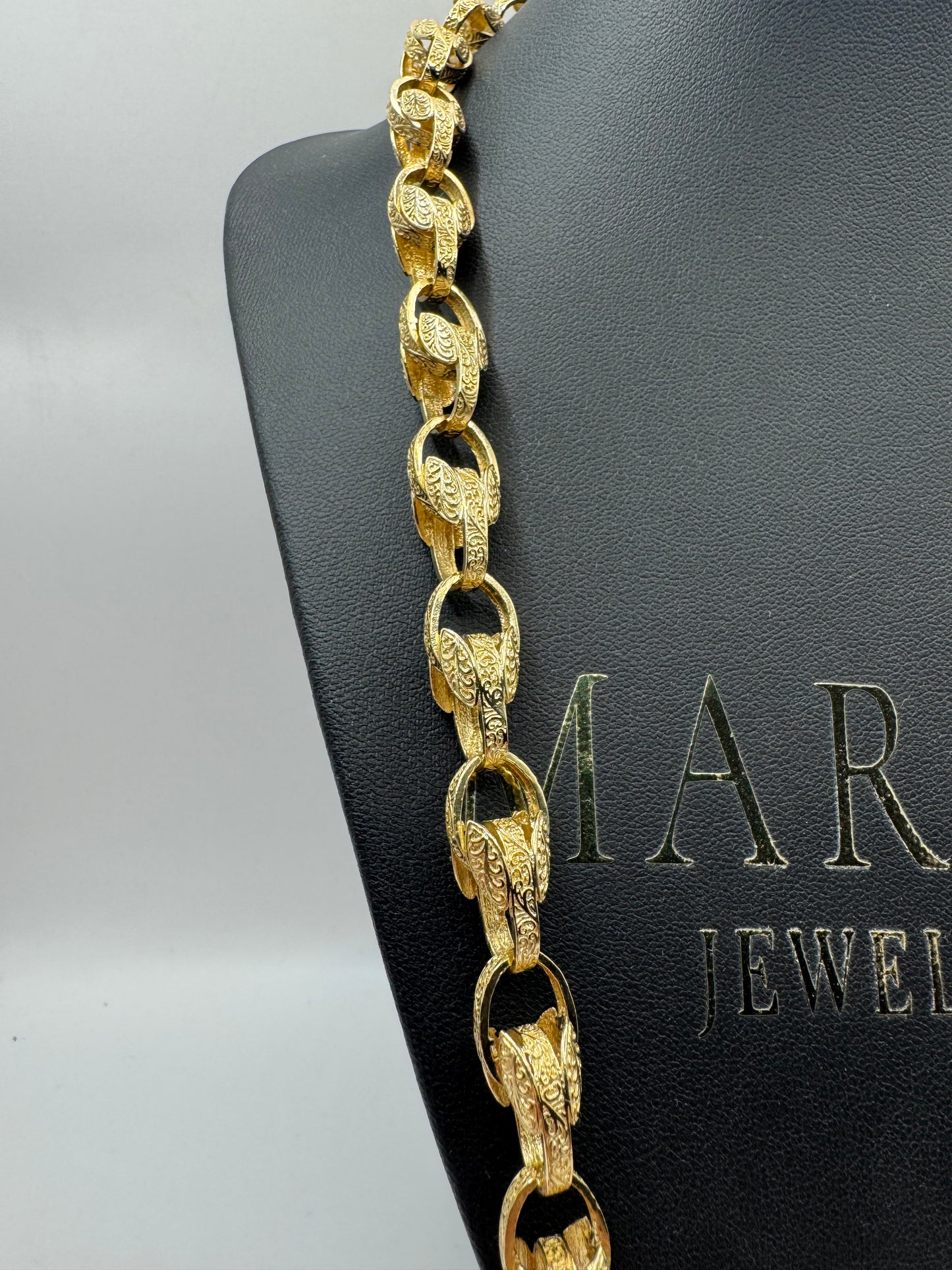 9ct Gold Tulip Chain 35” 10.5mm 96.5g