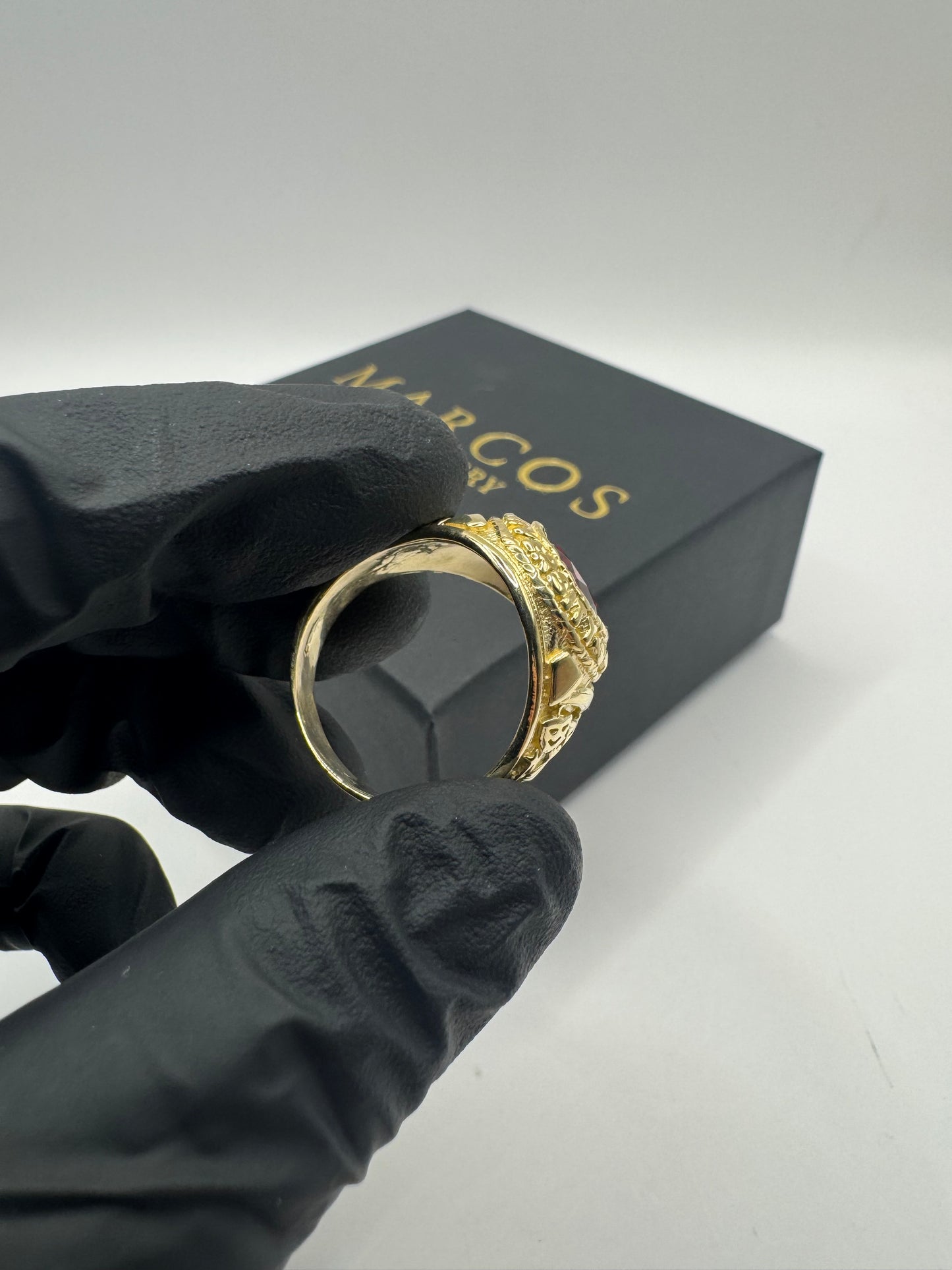9ct Gold College Ring in Red Size X 11.85g