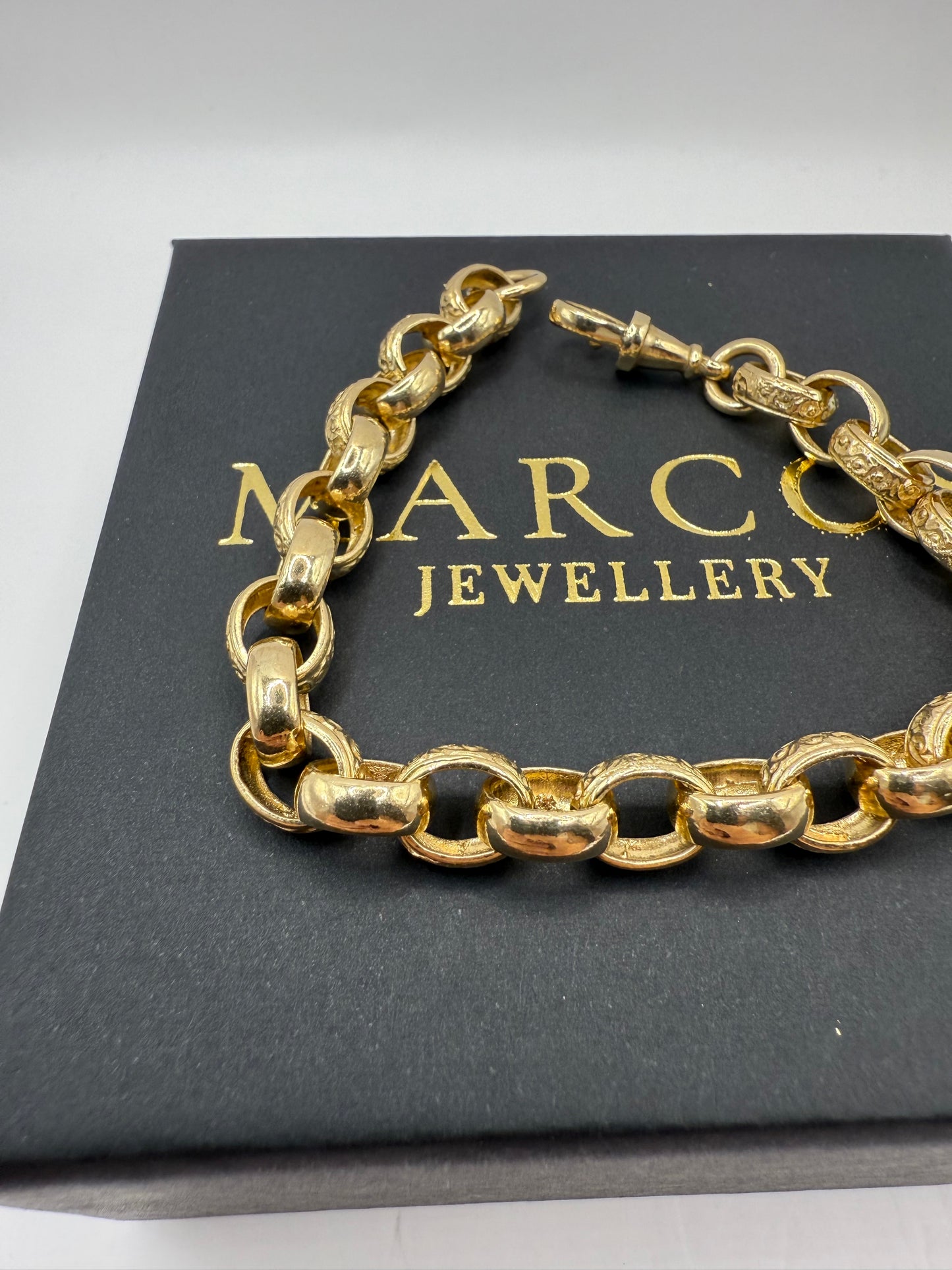 9ct Gold Belcher Bracelet 9" 9-10mm 21.95g