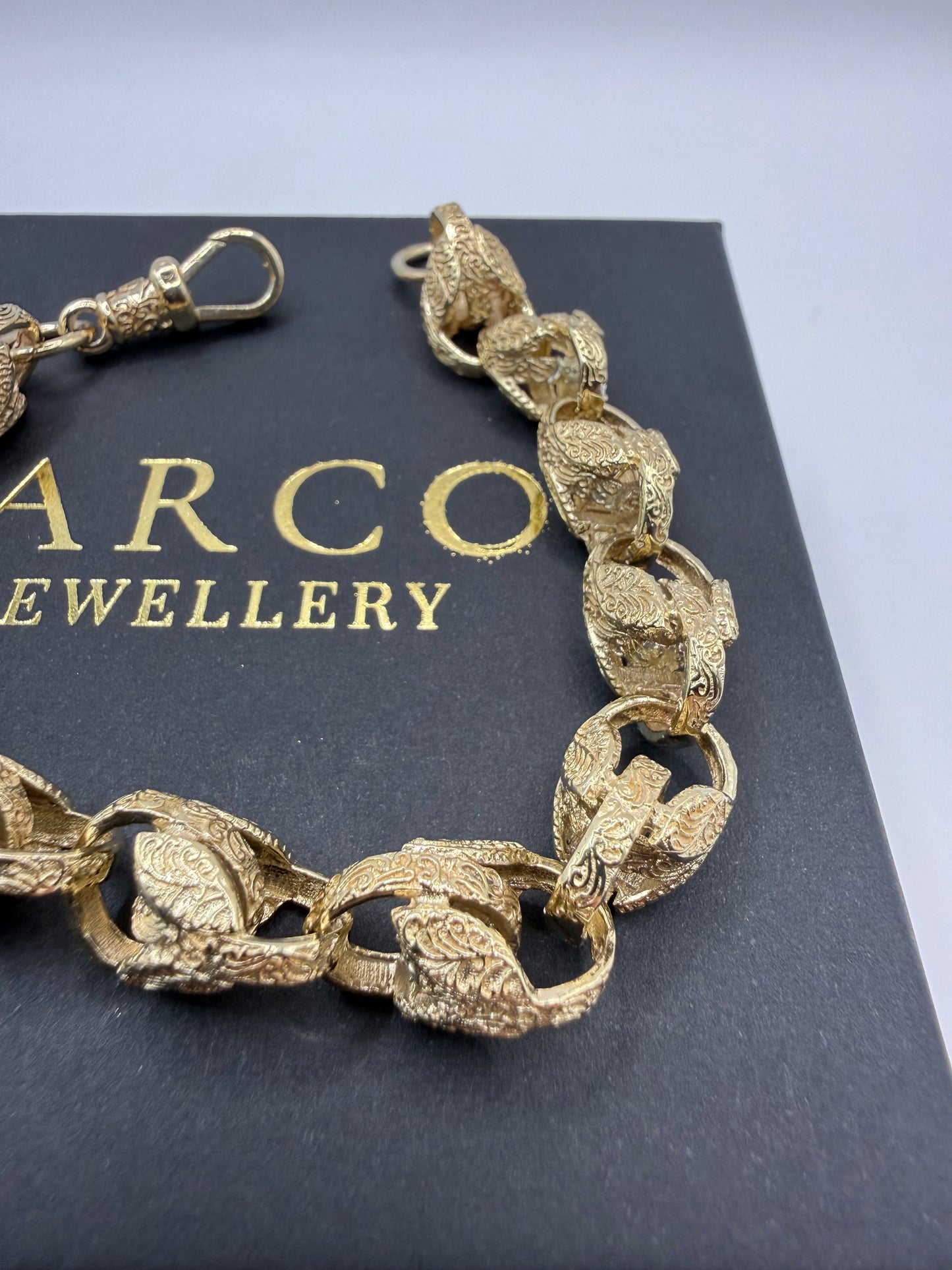 9ct Gold Tulip Bracelet 9" 11mm 34.4g