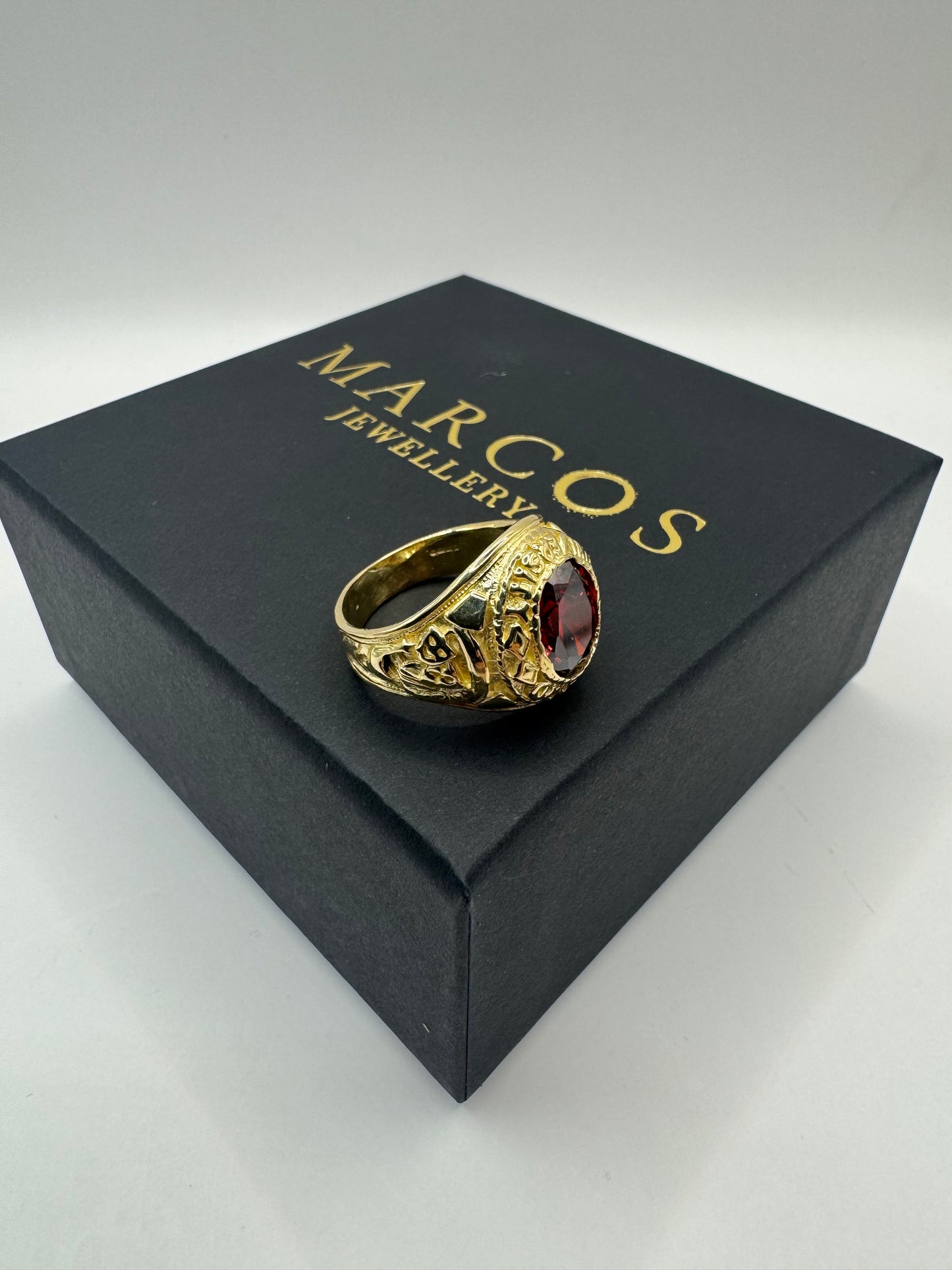 9ct Gold College Ring in Red Size X 11.85g