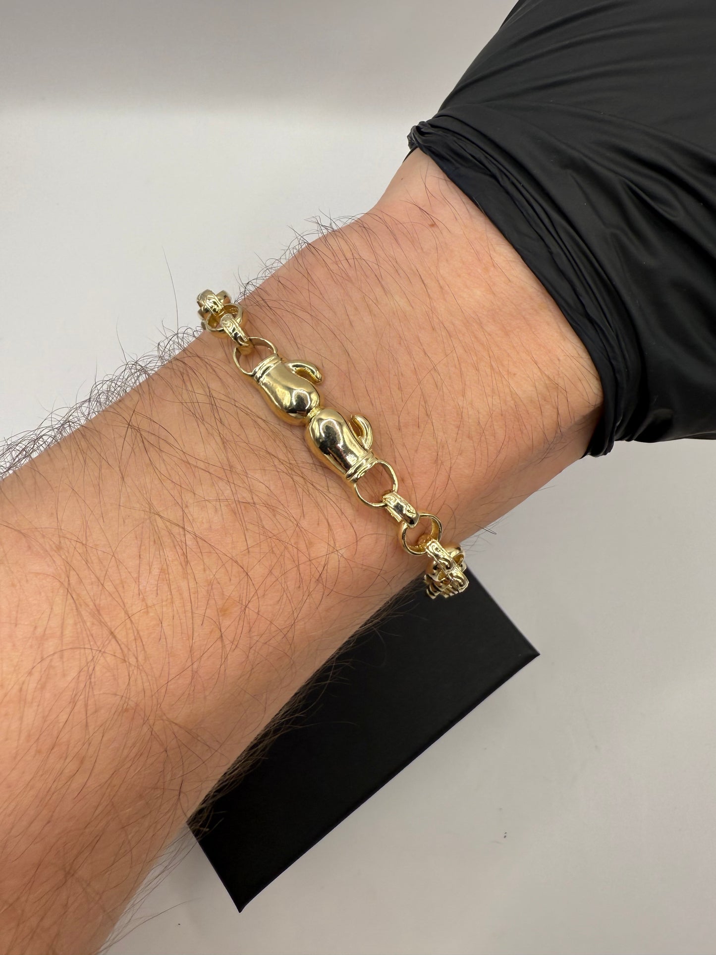 9ct Gold Belcher Boxing Gloves Bracelet 7" 7-10.5mm 11.4g