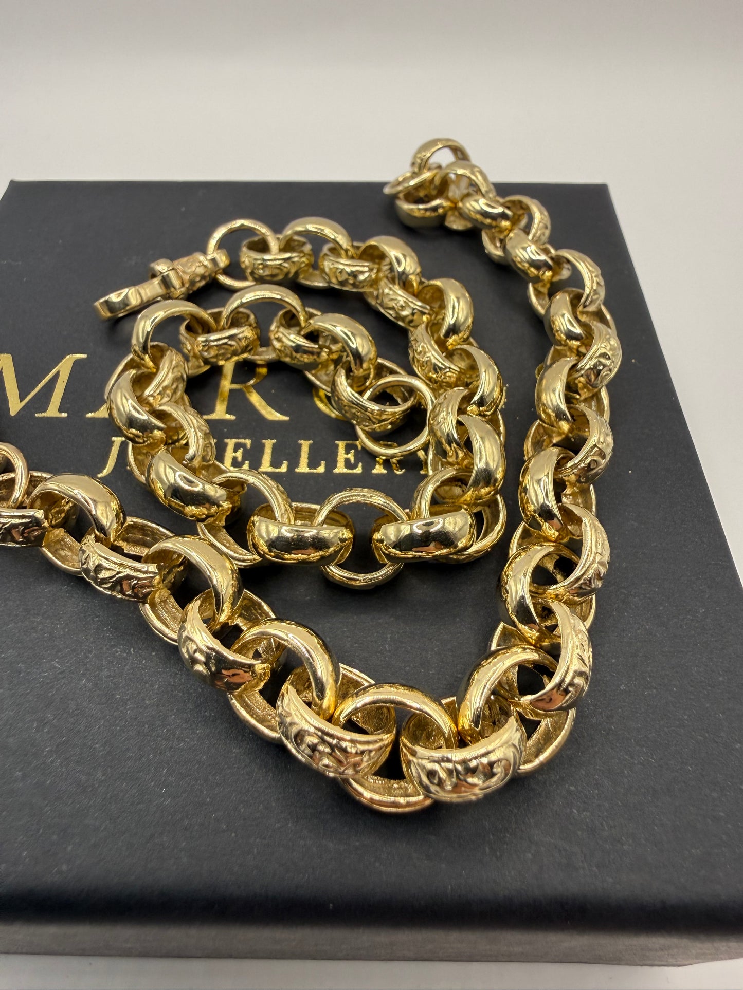 9ct Gold Belcher Bracelet 8.5" 10-11mm 24.3g