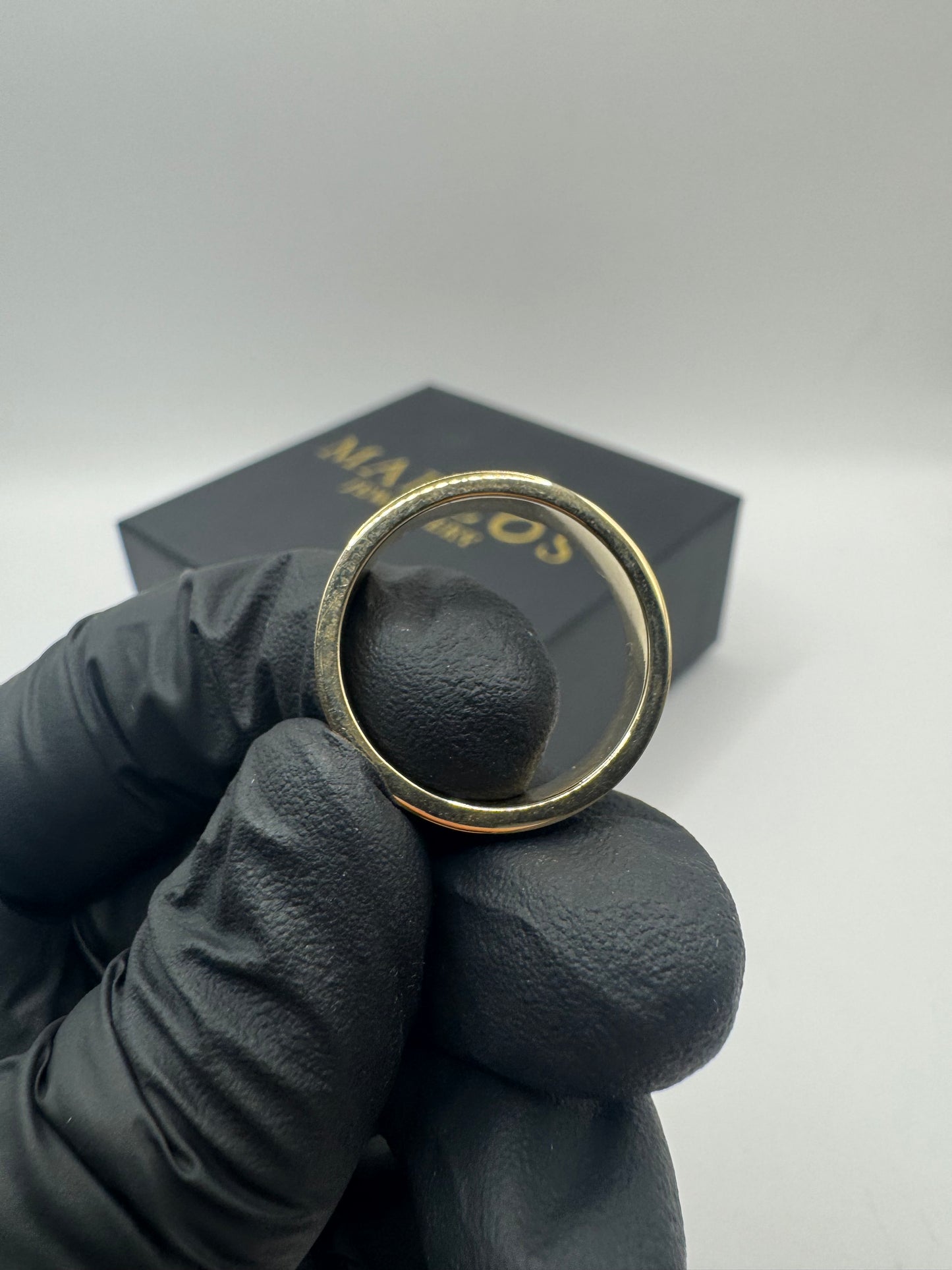 9ct Gold Designer Style Ring Size V-W 7.3g