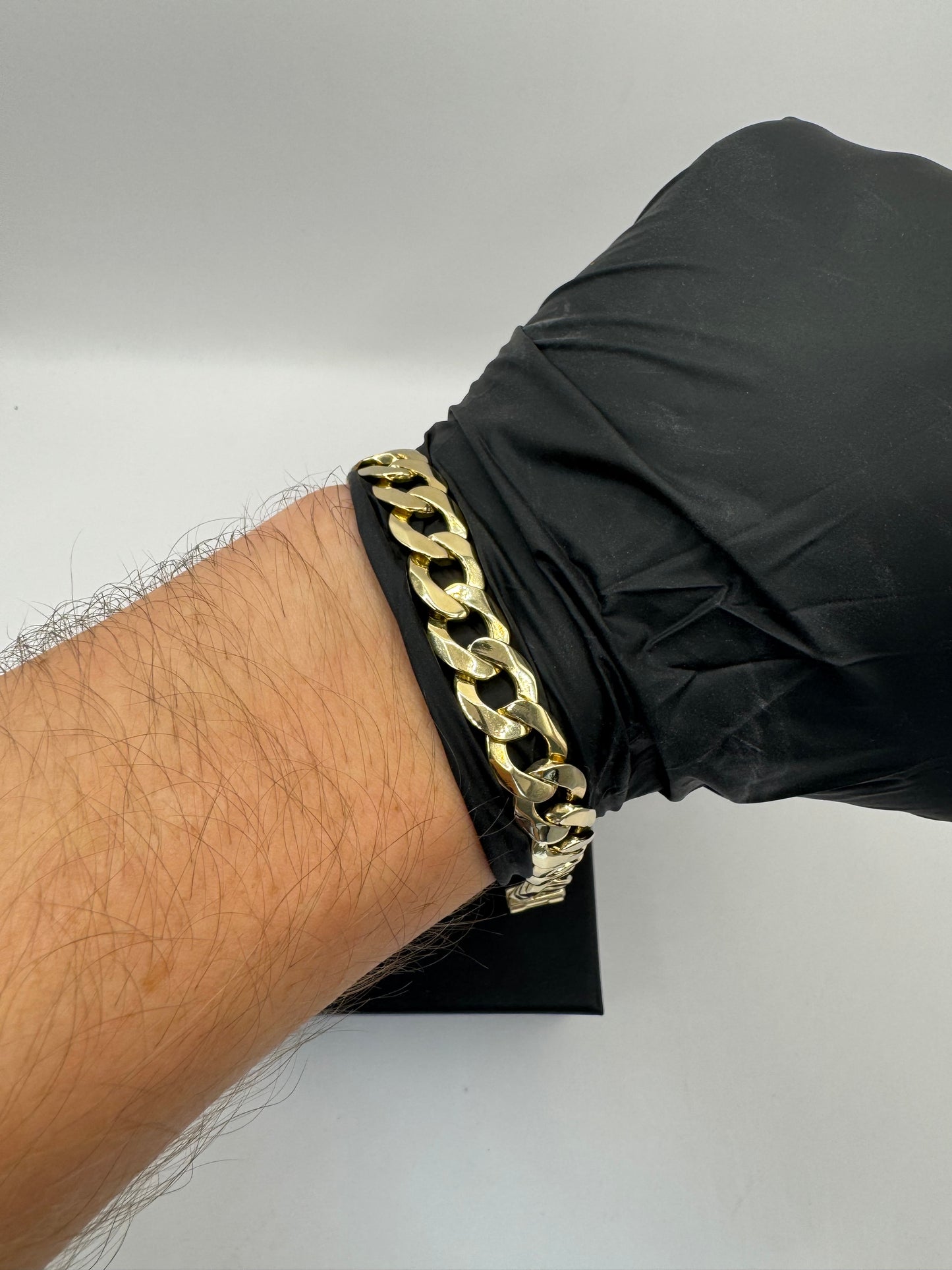 9ct Solid Gold Curb Bracelet 7.65” 11mm 29.4g