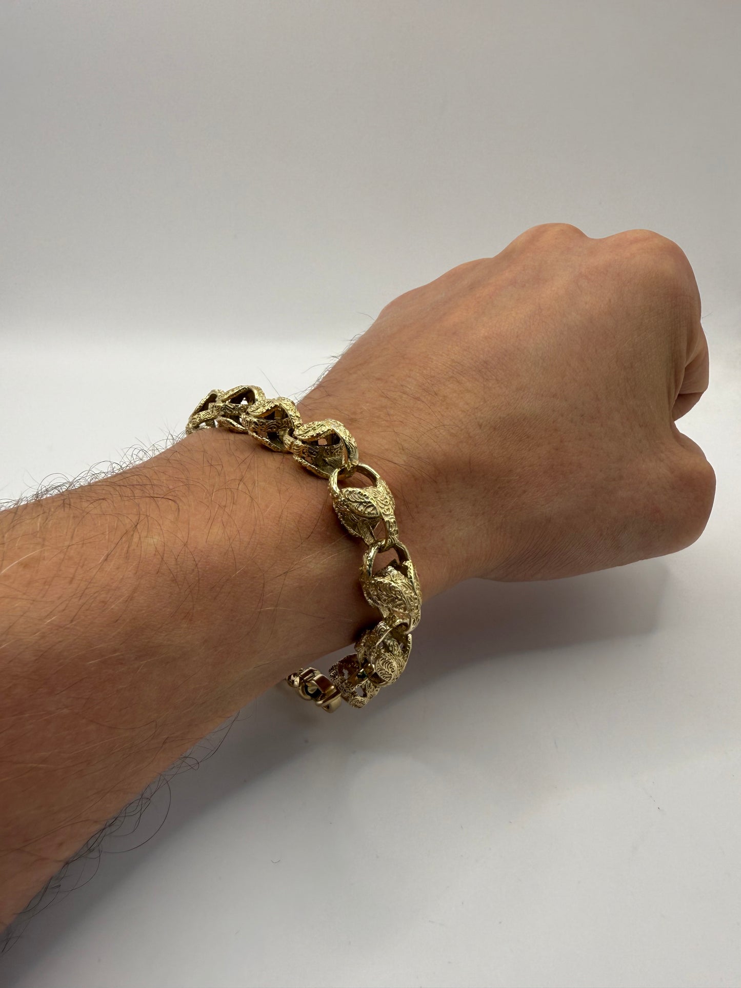 9ct Gold Tulip Bracelet 9" 11mm 34.4g