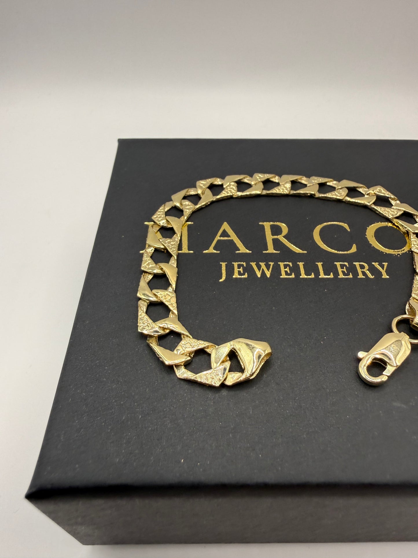 9ct Gold Chaps Bracelet 7" 8mm 8.59g