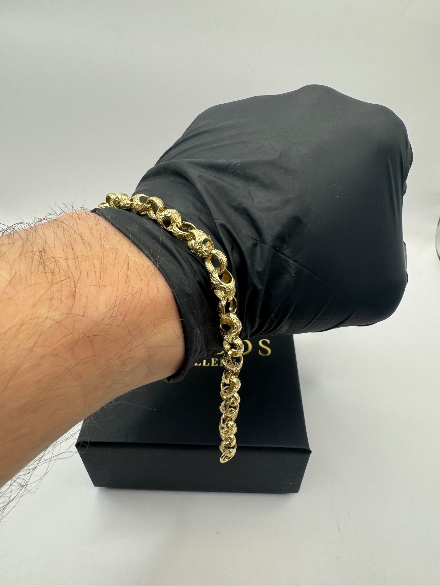 9ct Gold Acorn Belcher Bracelet 8.5" 7.5mm 14.73g