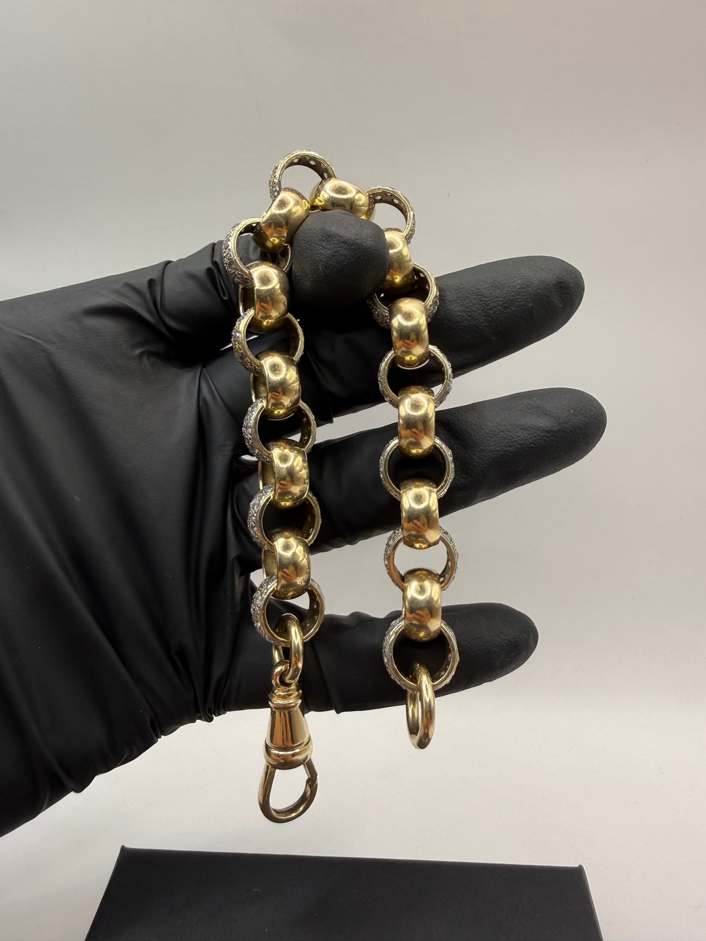 9ct Gold CZ Belcher Bracelet 9.5" 14mm 61.11g