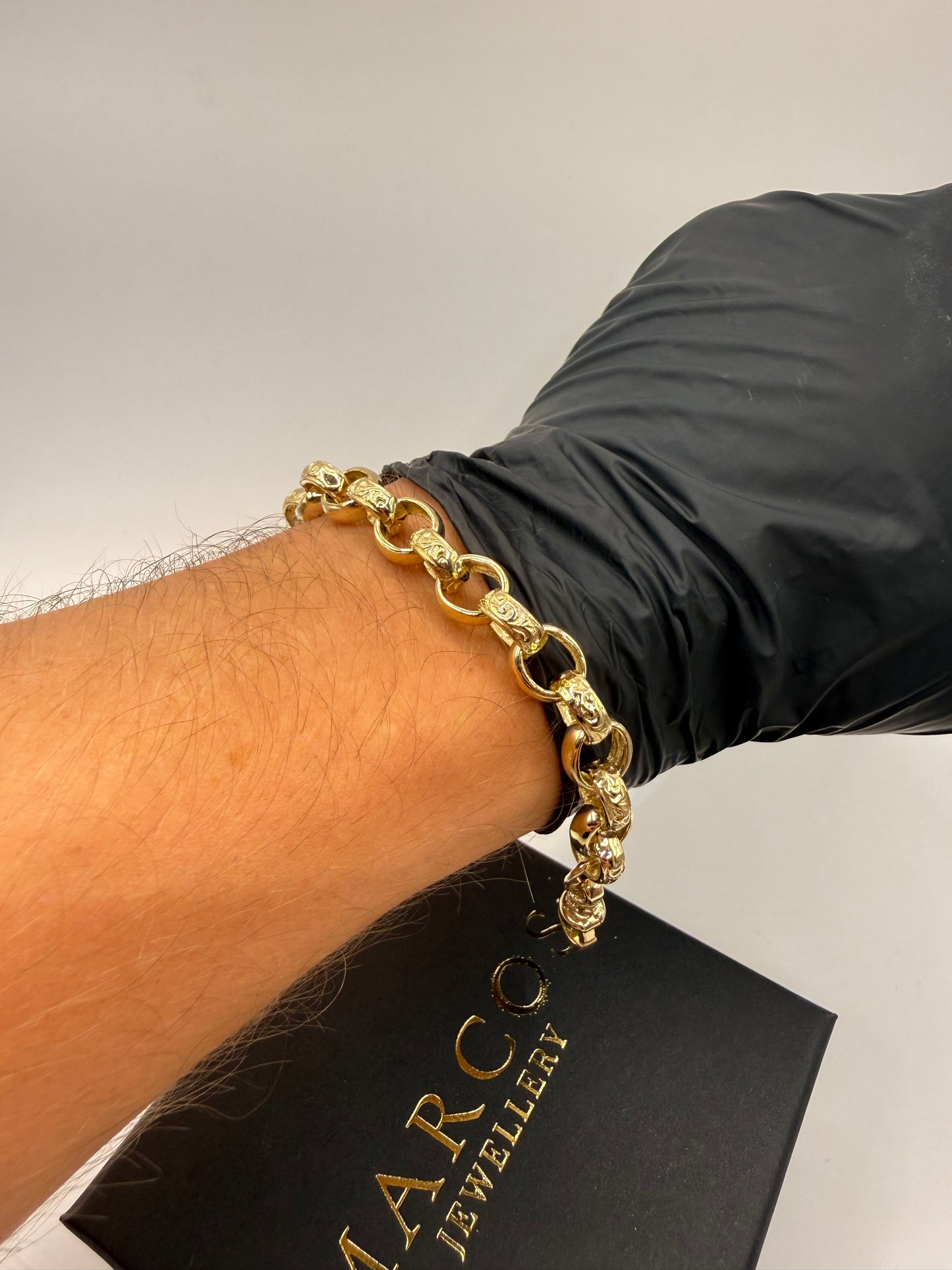 9ct Gold Belcher Bracelet 8.5" 10-11mm 24.3g