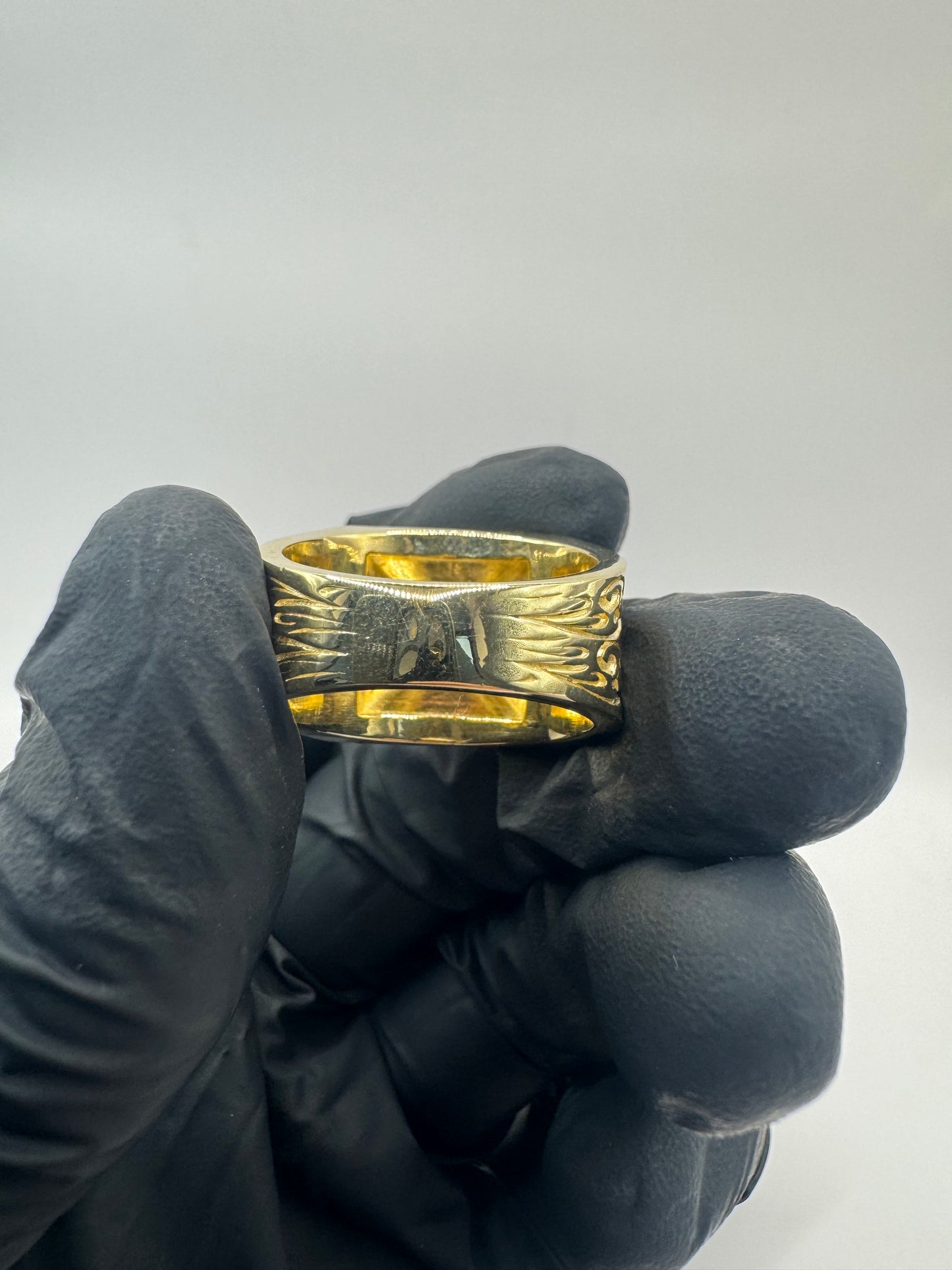 9ct Gold Pyramid Ring Size W-X 23.57g