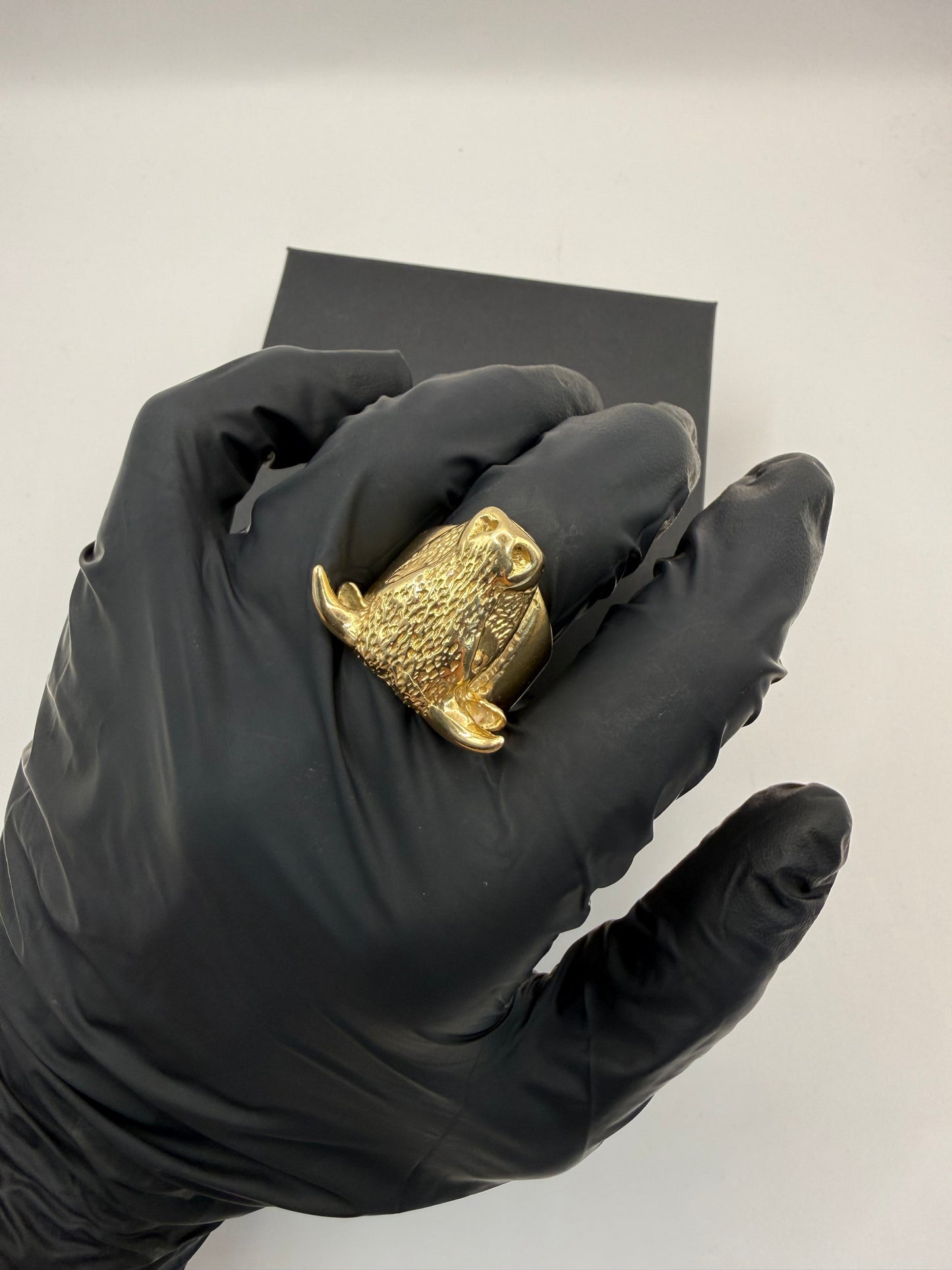 9ct Gold Bull Ring Size U-V 25.88g