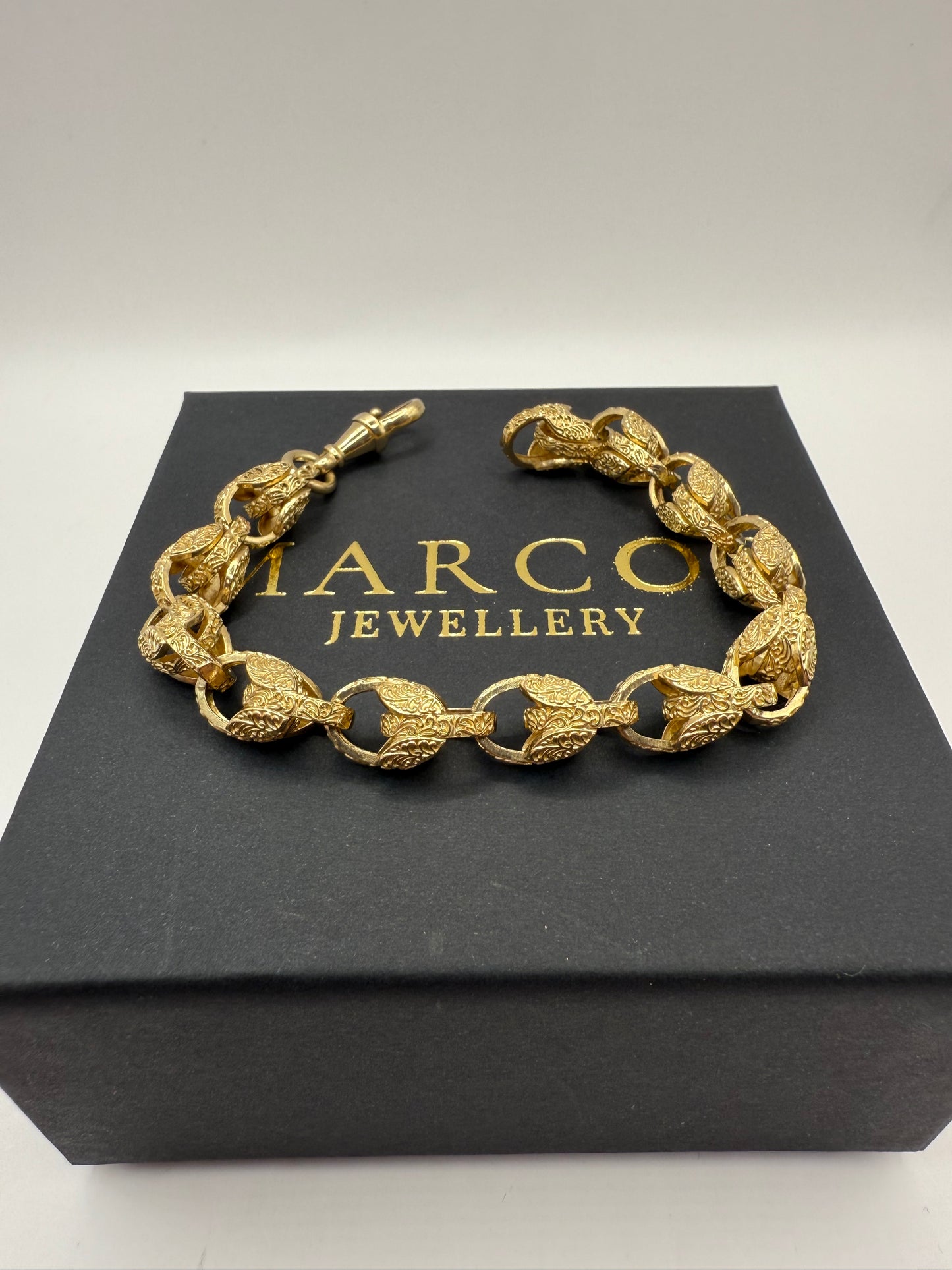 9ct Gold Tulip Bracelet 8" 10mm 28.08g
