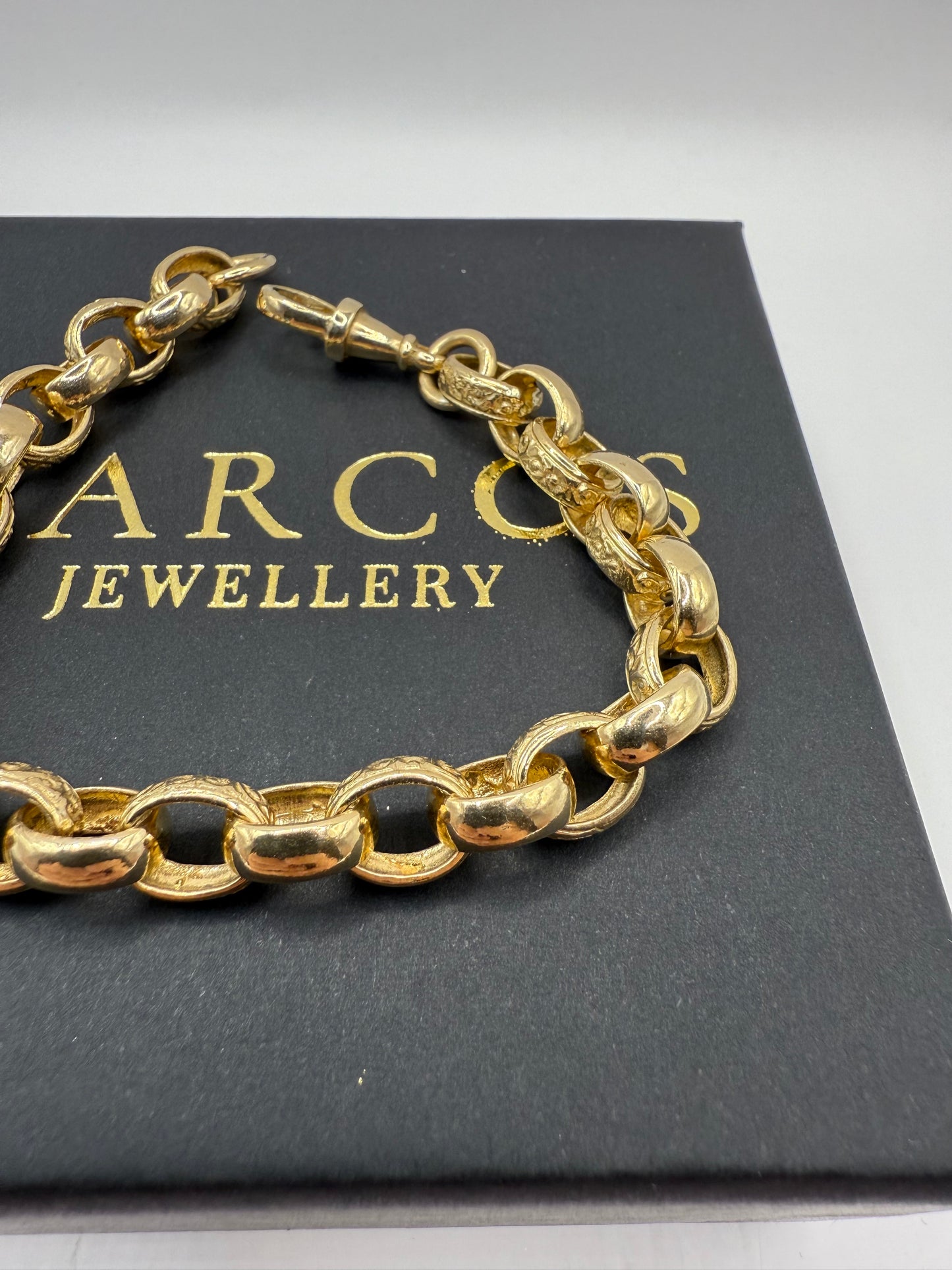 9ct Gold Belcher Bracelet 9" 9-10mm 21.95g