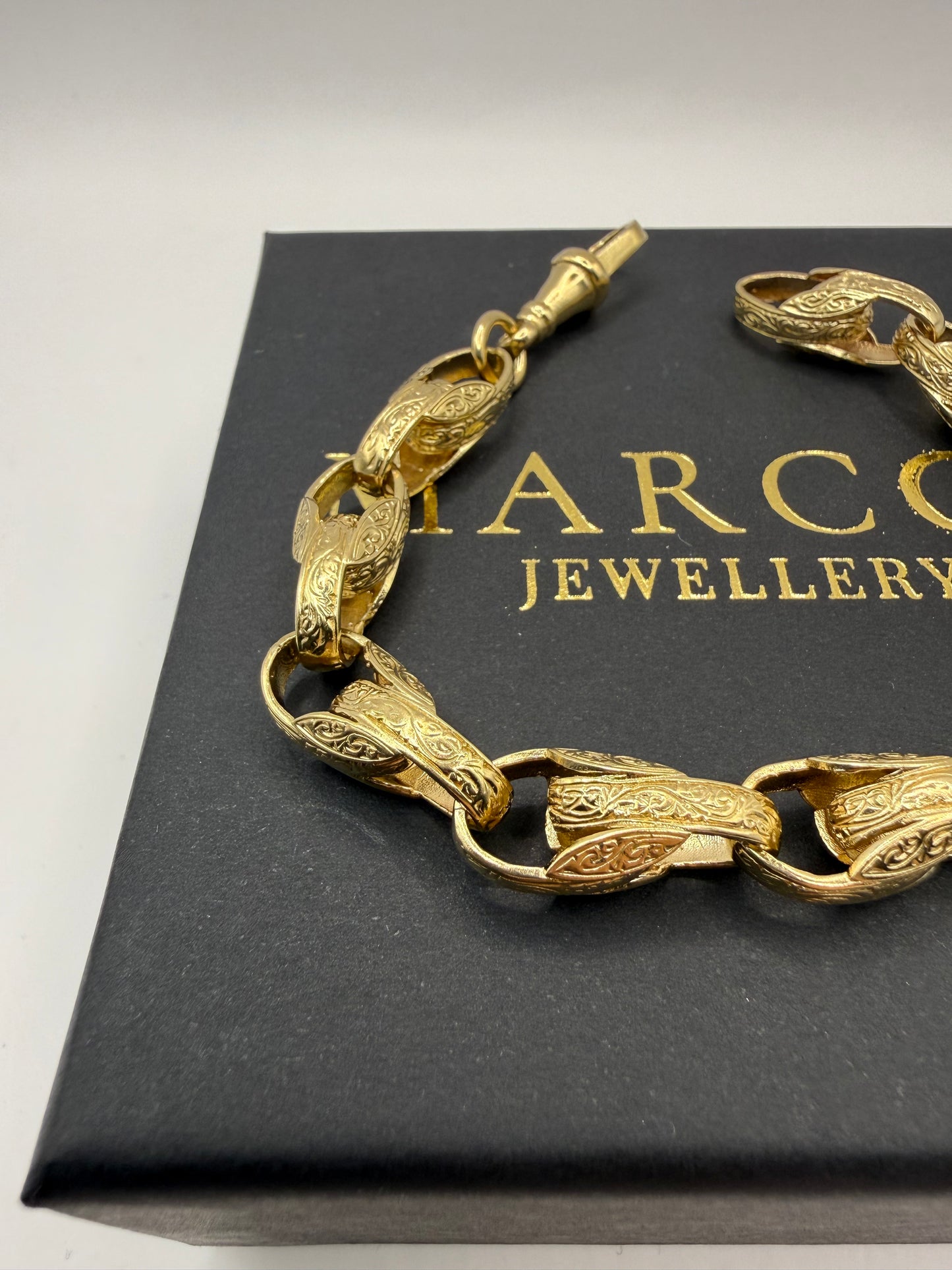 9ct Gold Tulip Bracelet 8.75" 9mm 26.6g