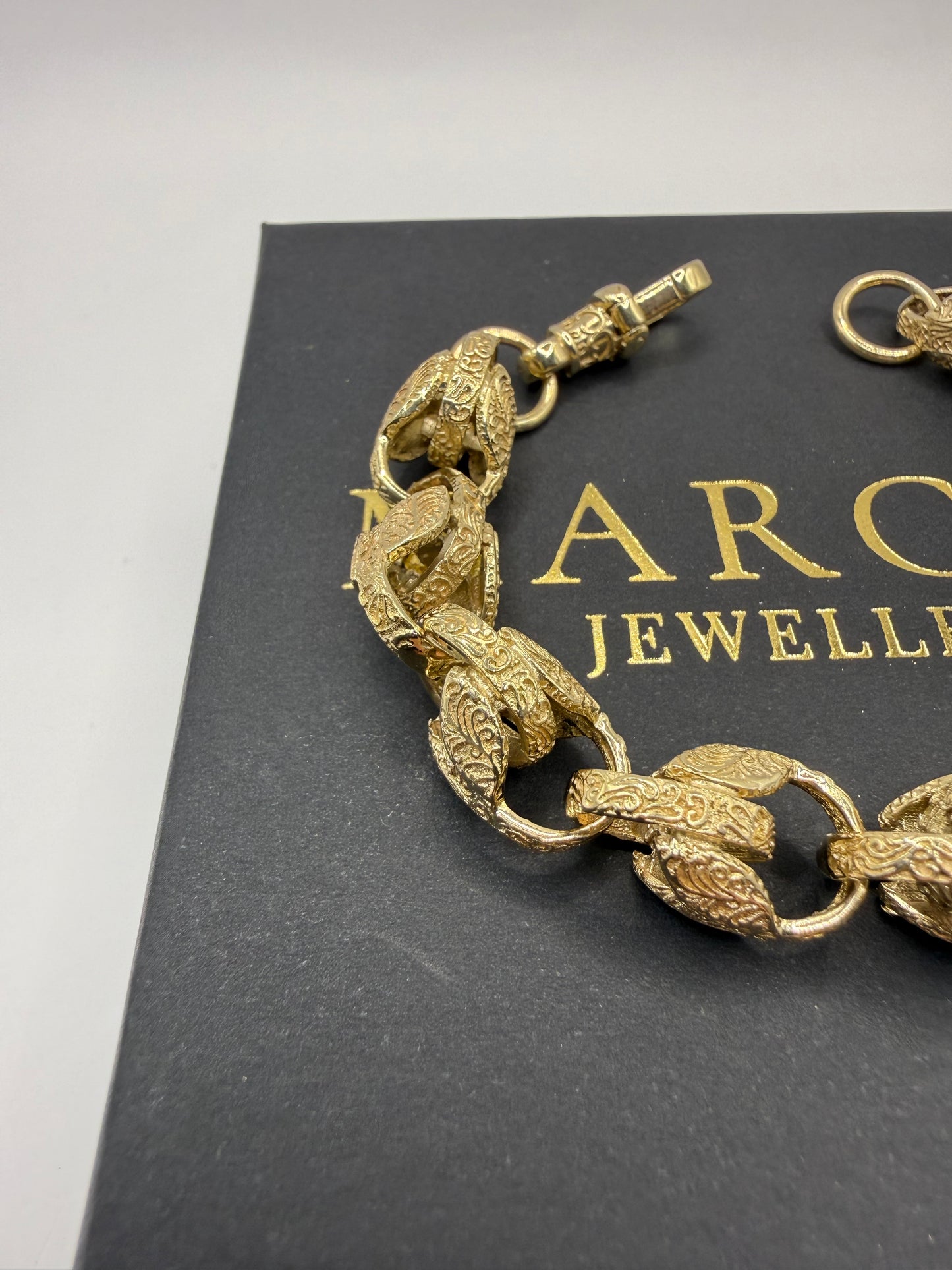 9ct Gold Tulip Bracelet 7.85" 11mm 28.44g