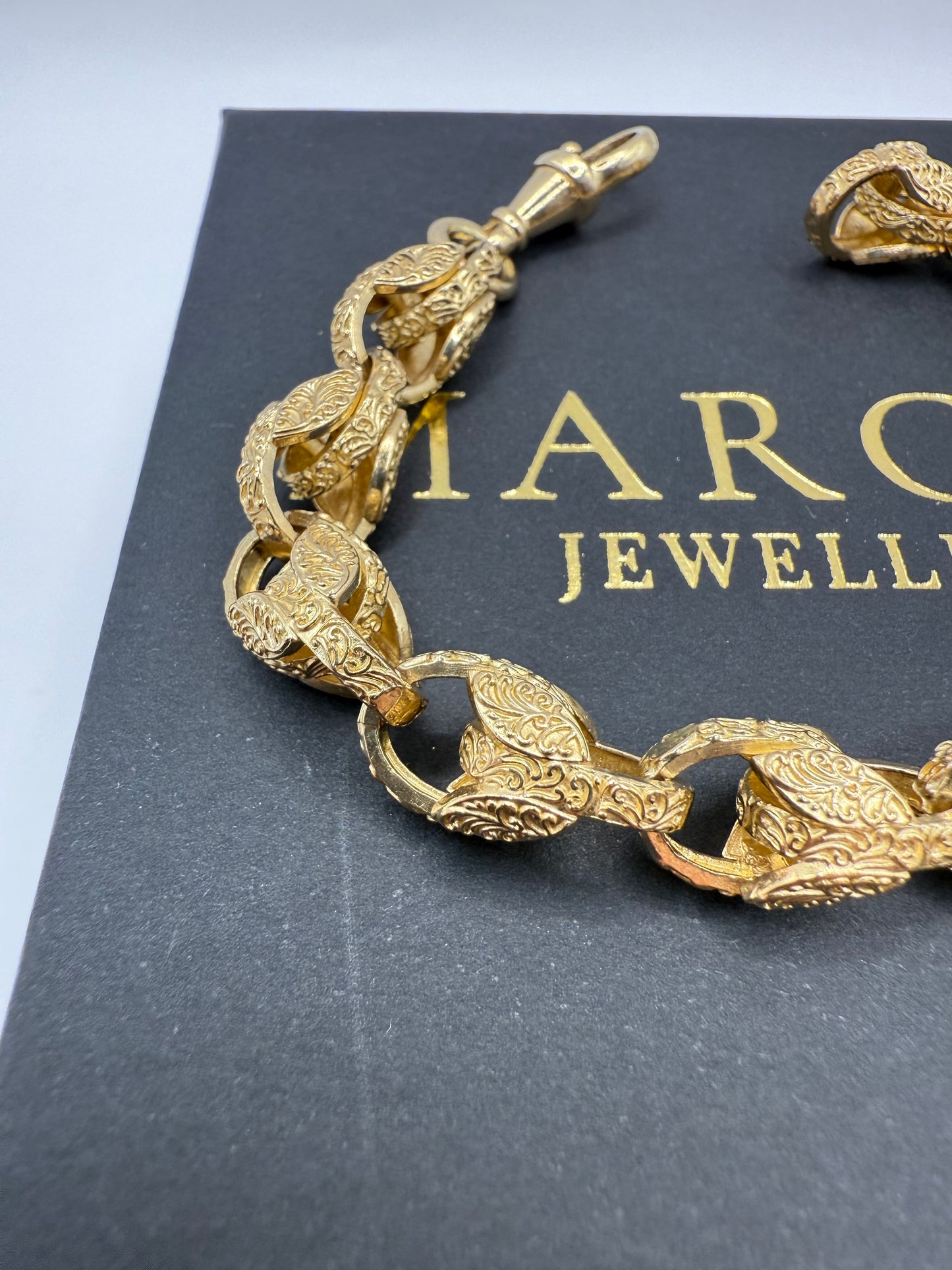 9ct Gold Tulip Bracelet 8" 10mm 28.08g