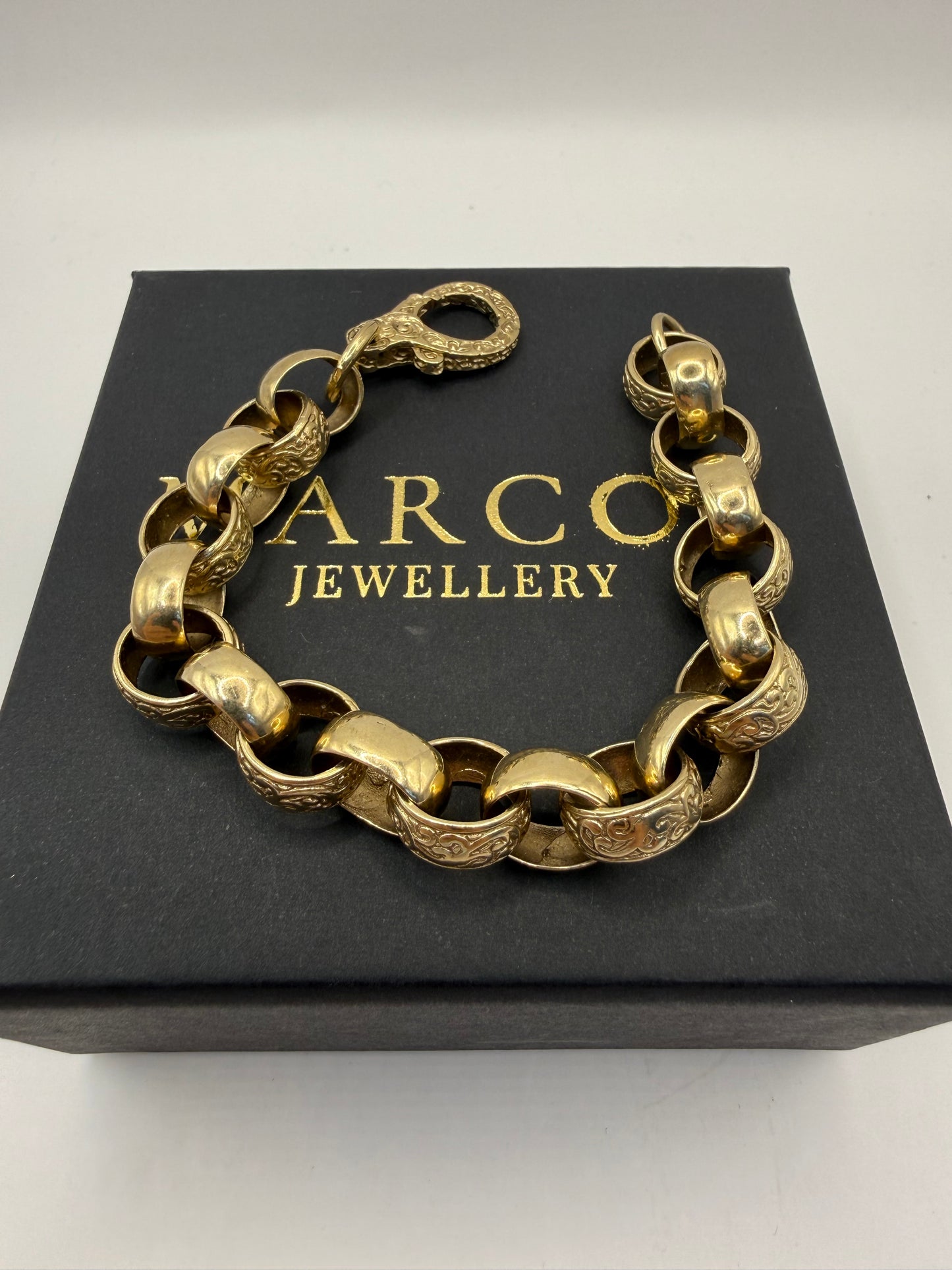 9ct Gold Oval Belcher Bracelet 9” 12-14mm 34g