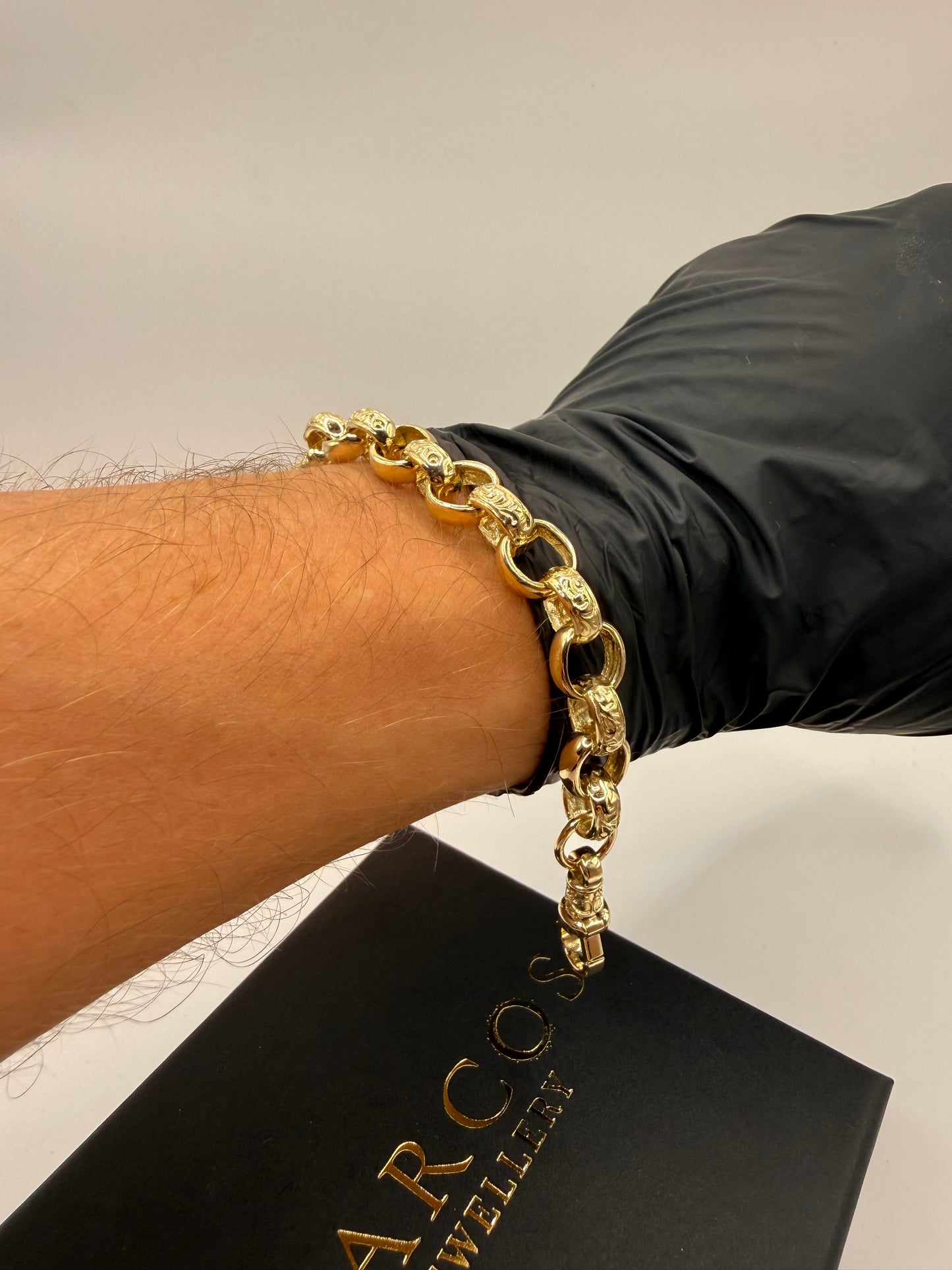9ct Gold Belcher Bracelet 8.5" 10-11mm 24.3g