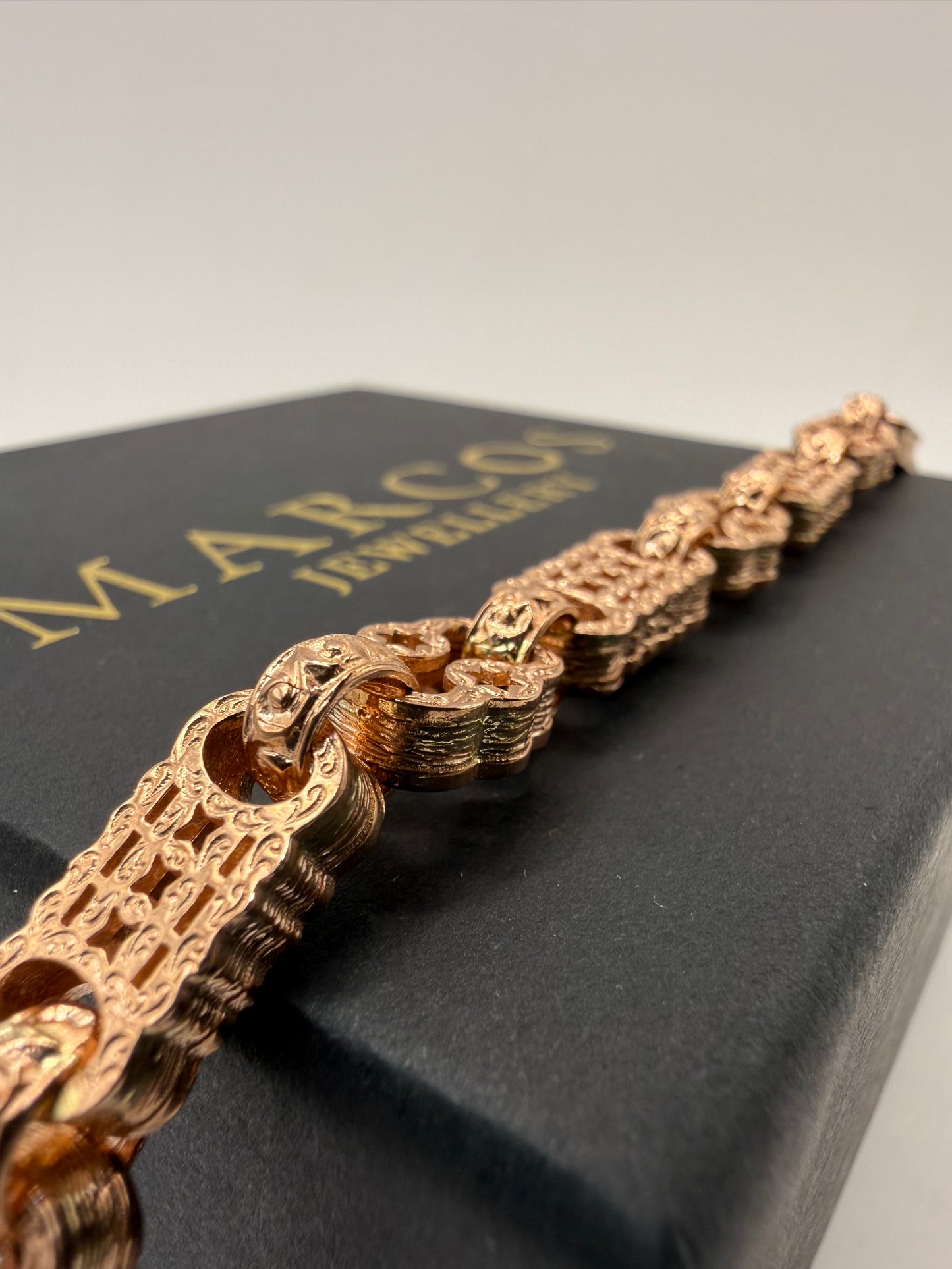 9ct Gold Stars & Bars Bracelet 7.5" 10mm 25.3g