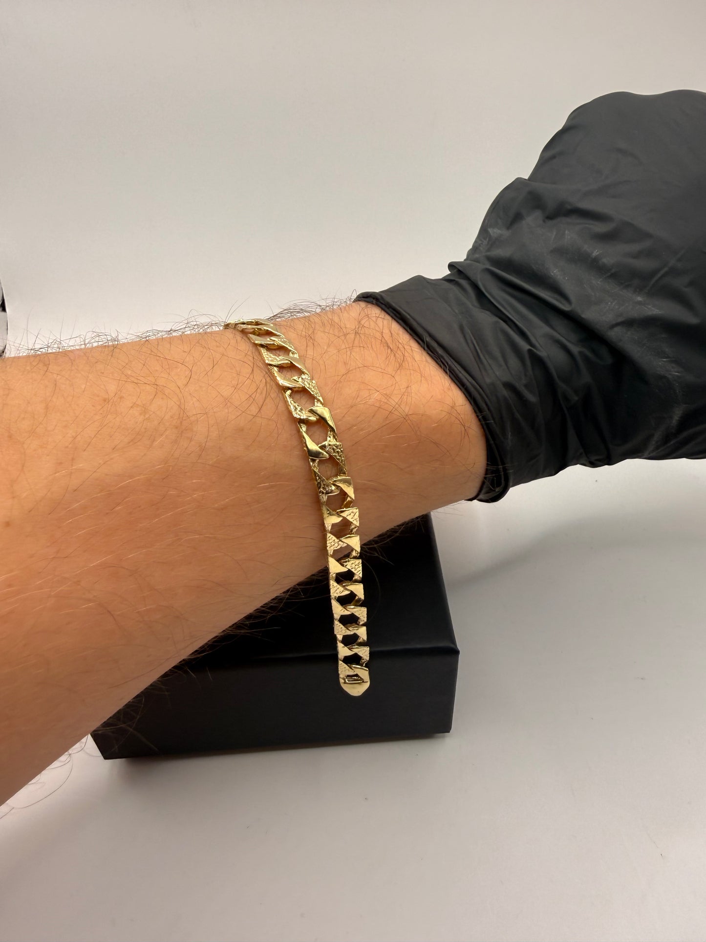 9ct Gold Chaps Bracelet 7" 8mm 8.59g