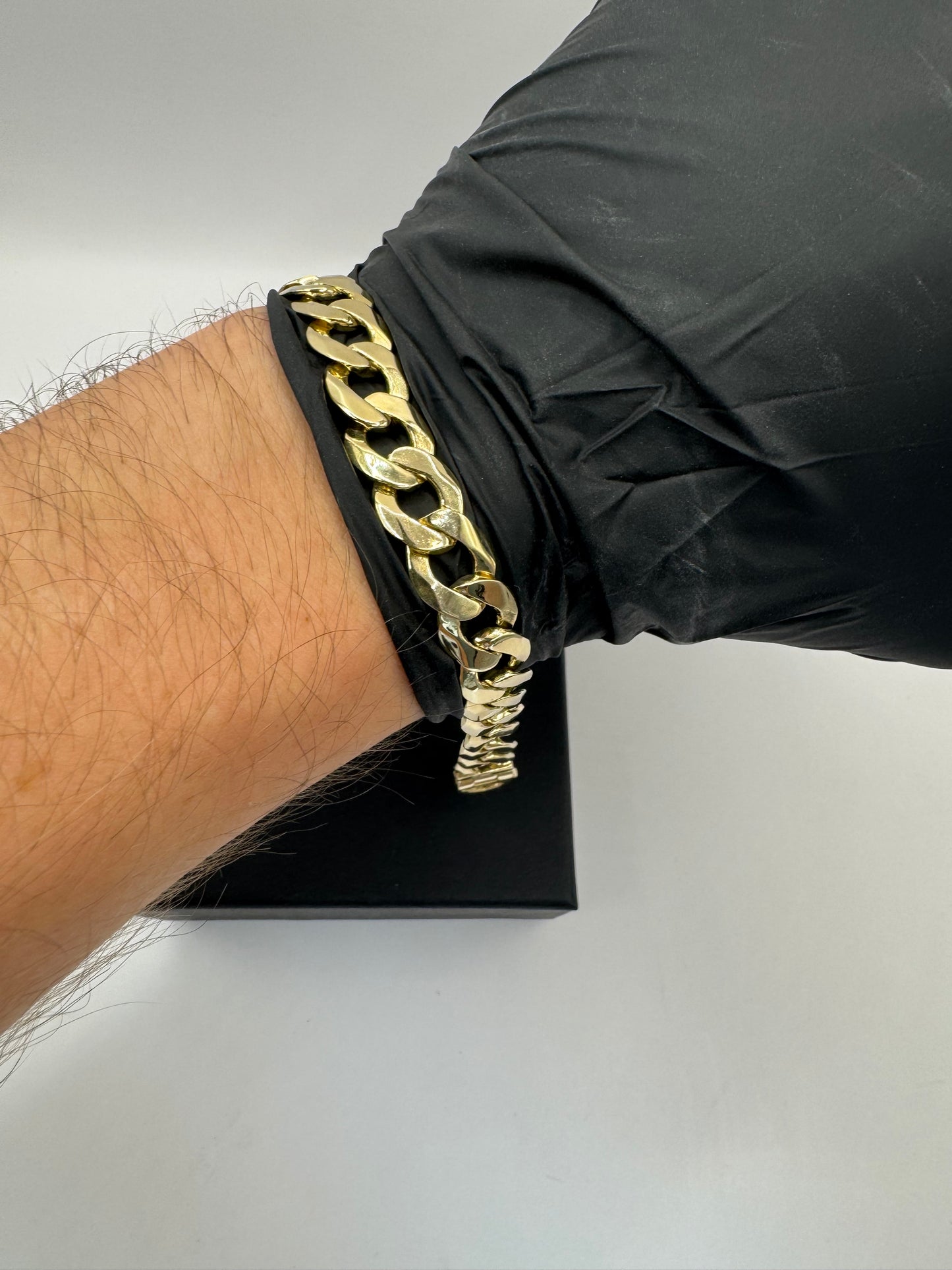 9ct Solid Gold Curb Bracelet 7.65” 11mm 29.4g