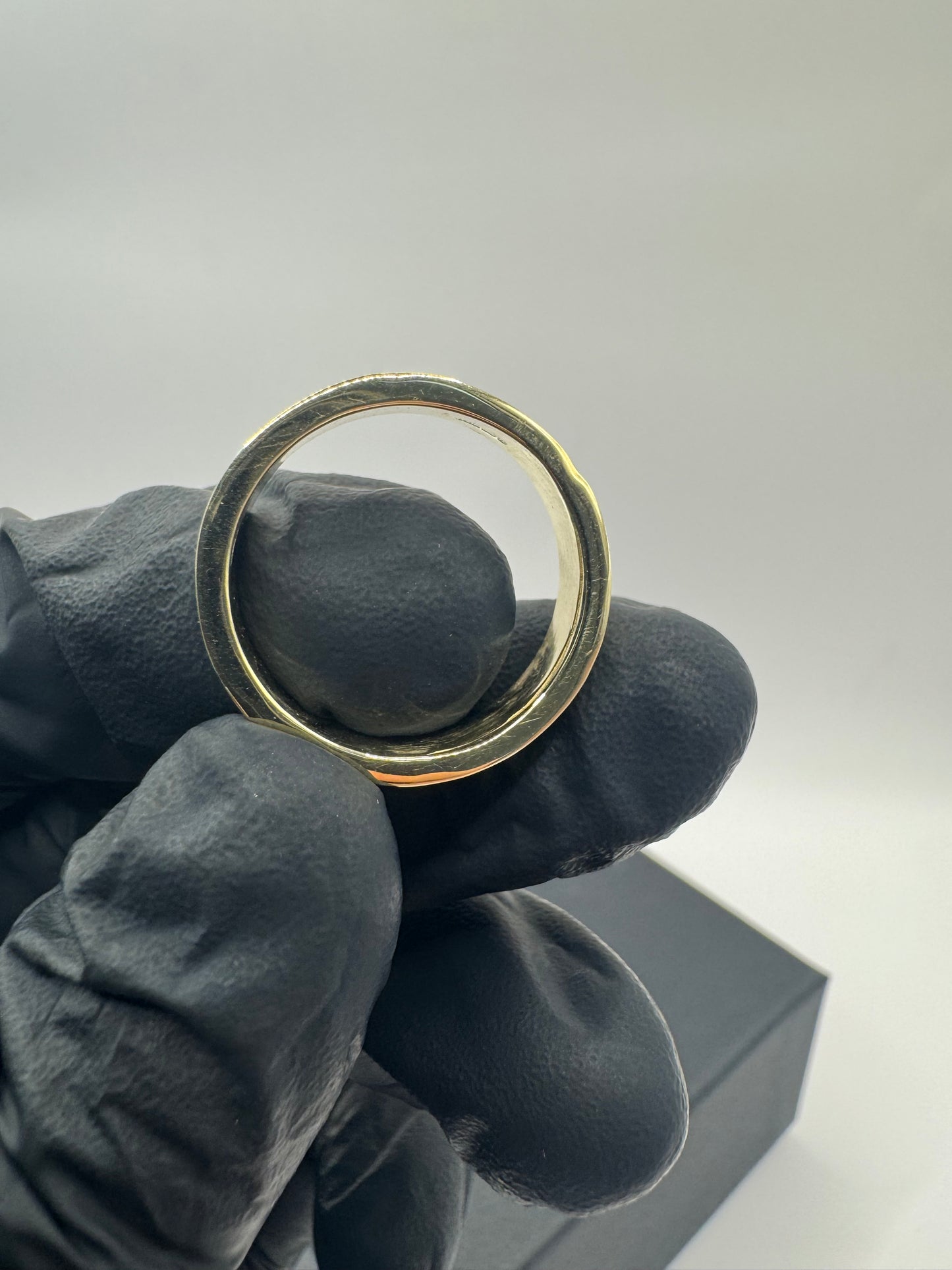 9ct Gold Designer Style Ring Size U 7.1g