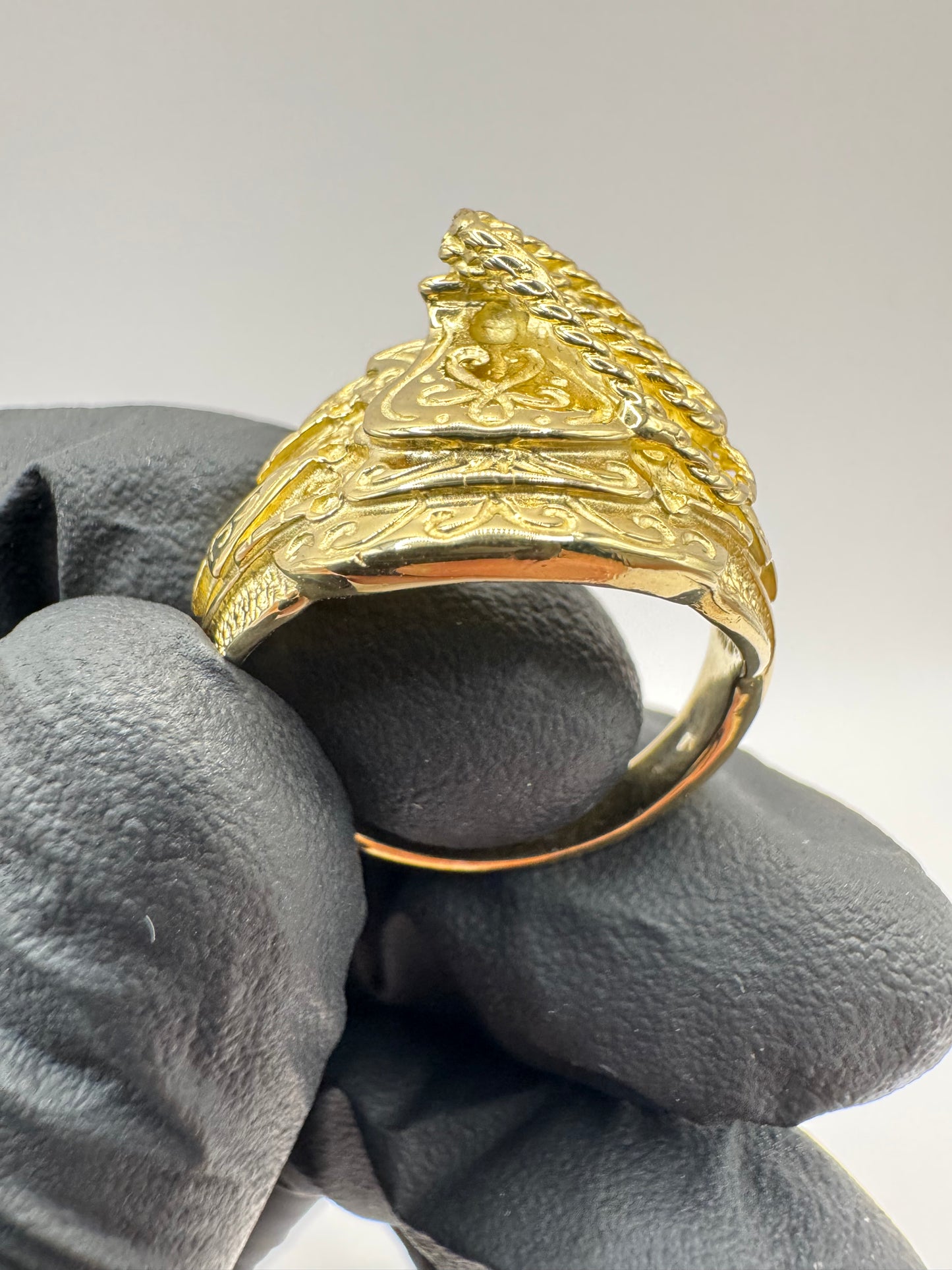 9ct Solid Gold Saddle Ring