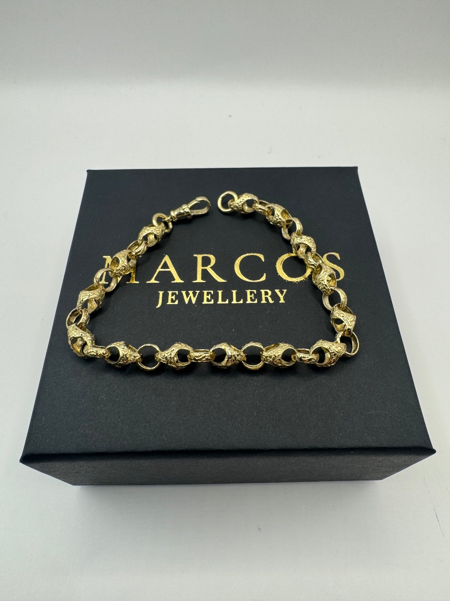 9ct Gold Acorn Belcher Bracelet 8.5" 7.5mm 14.73g