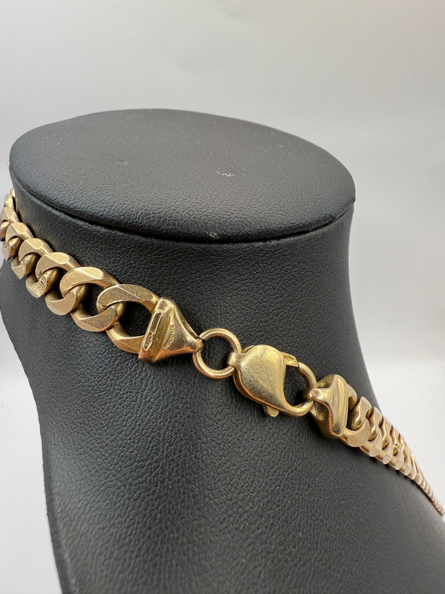 9ct Gold Curb Chain 22.75" 10mm 67.6g
