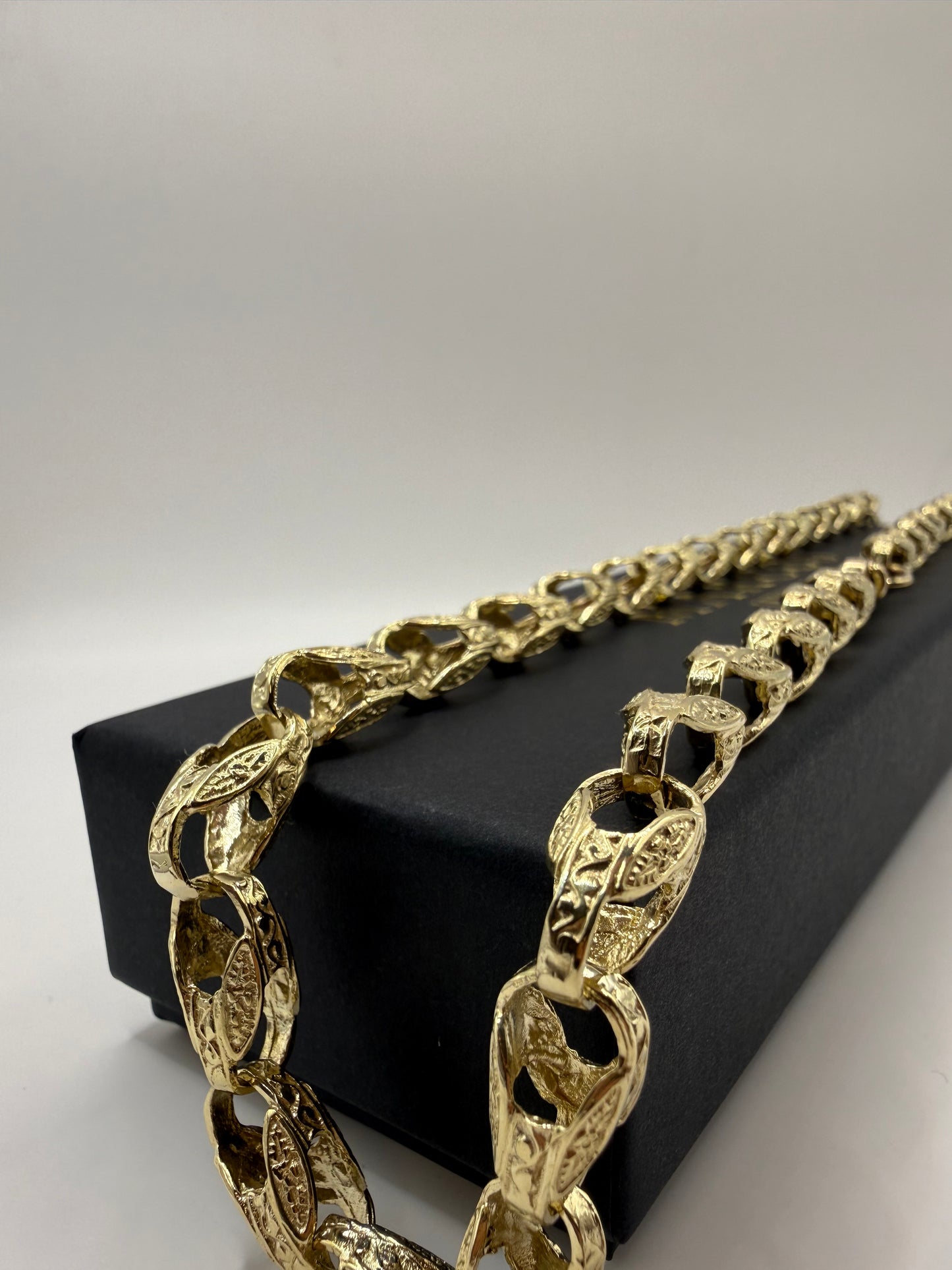 9ct Gold Tulip Chain 24" 8/9mm 56.71g