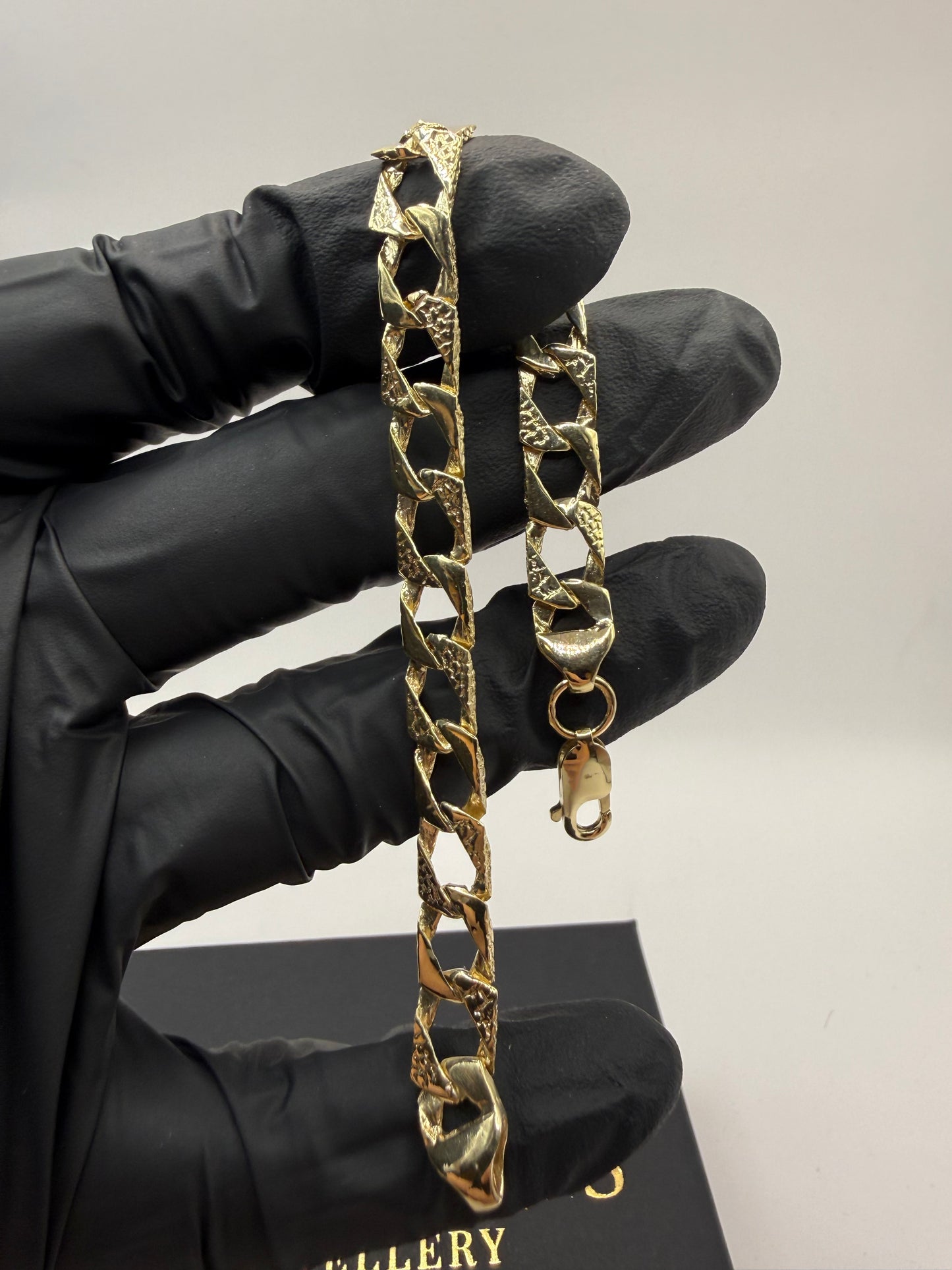 9ct Gold Chaps Bracelet 7" 8mm 8.59g