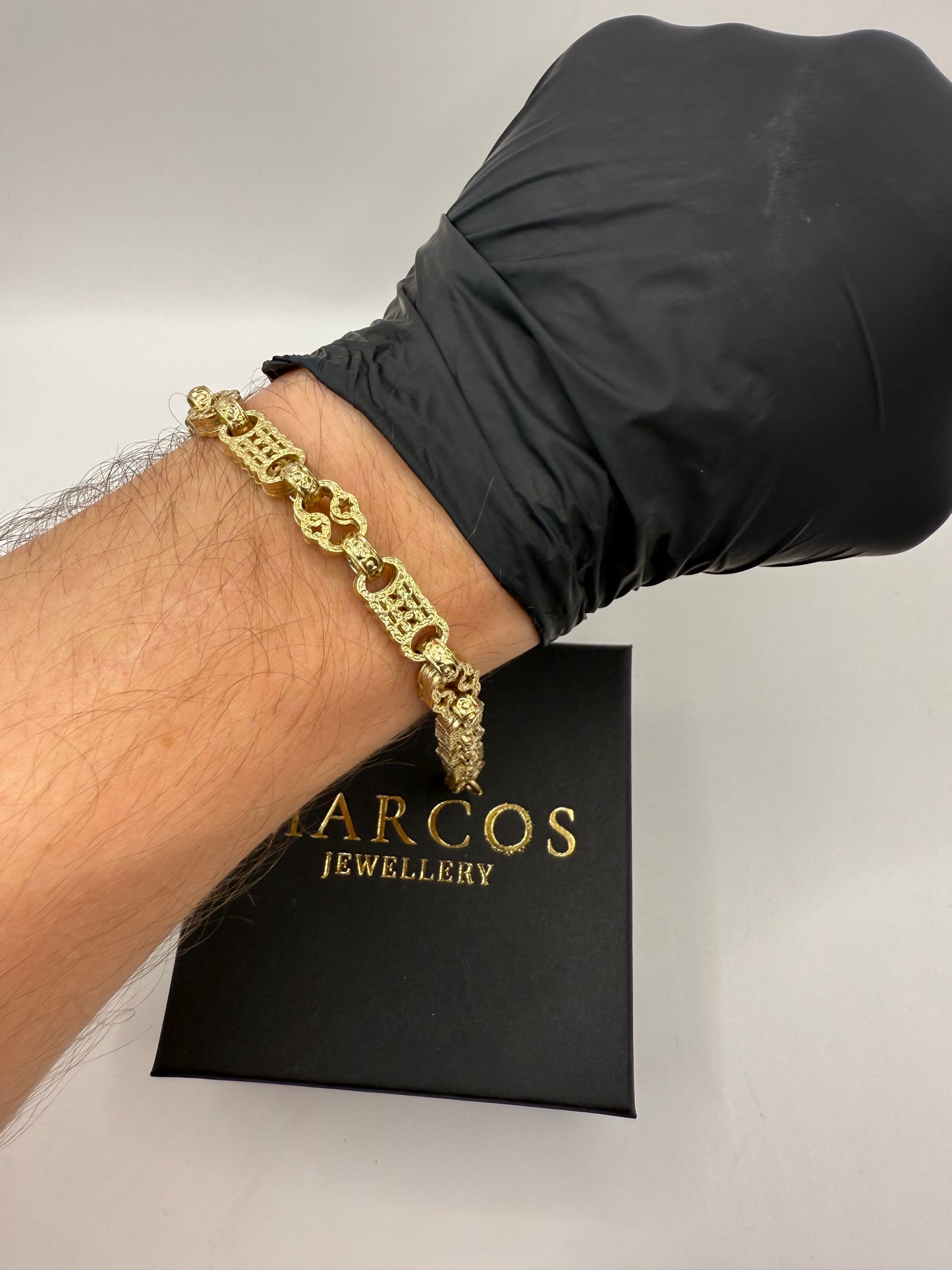 9ct Gold Stars Bars Bracelet 9.25" 9mm 28.2g